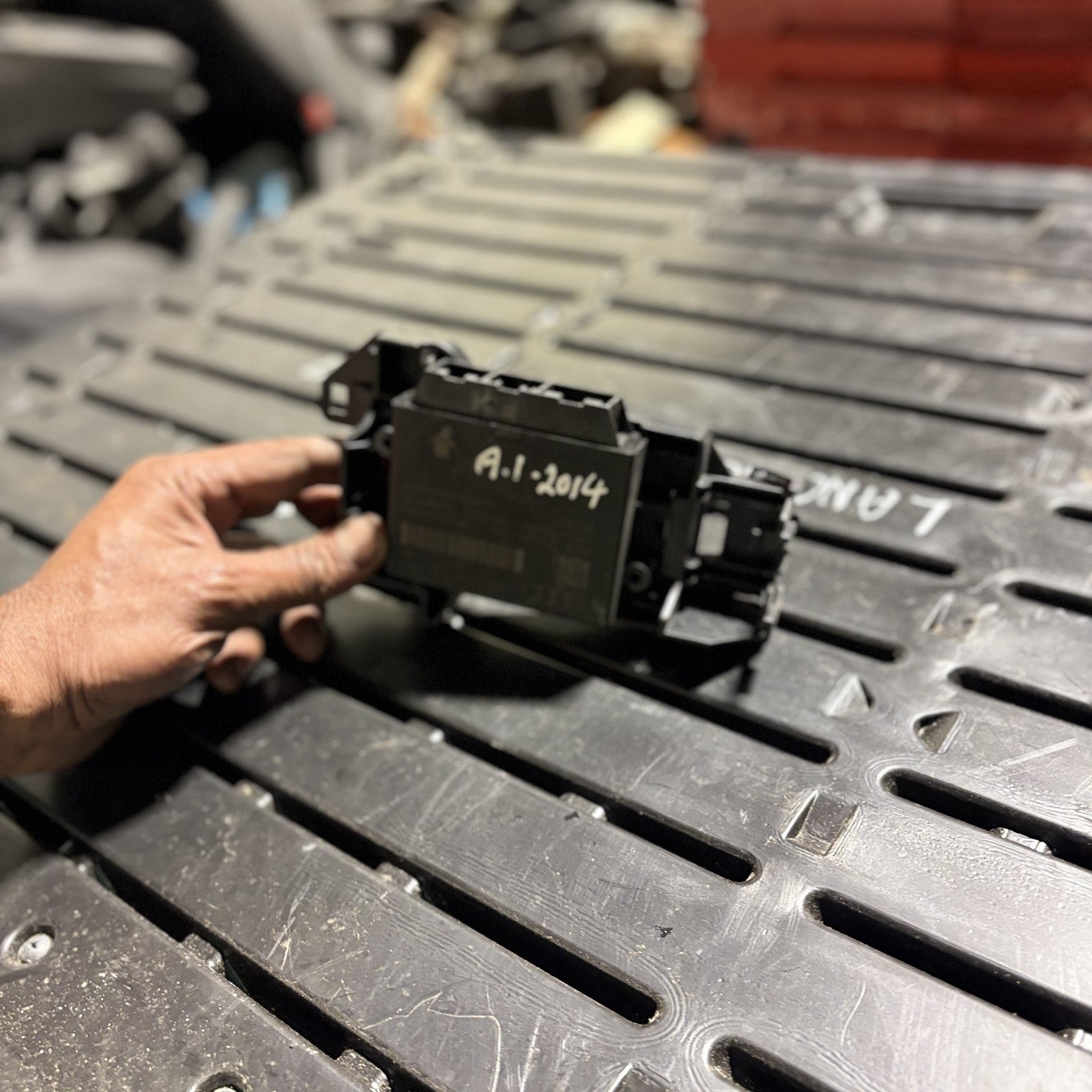 AUDI A1 2010-2018 PDC PARKING DISTANCE CONTROL MODULE 8X09194750