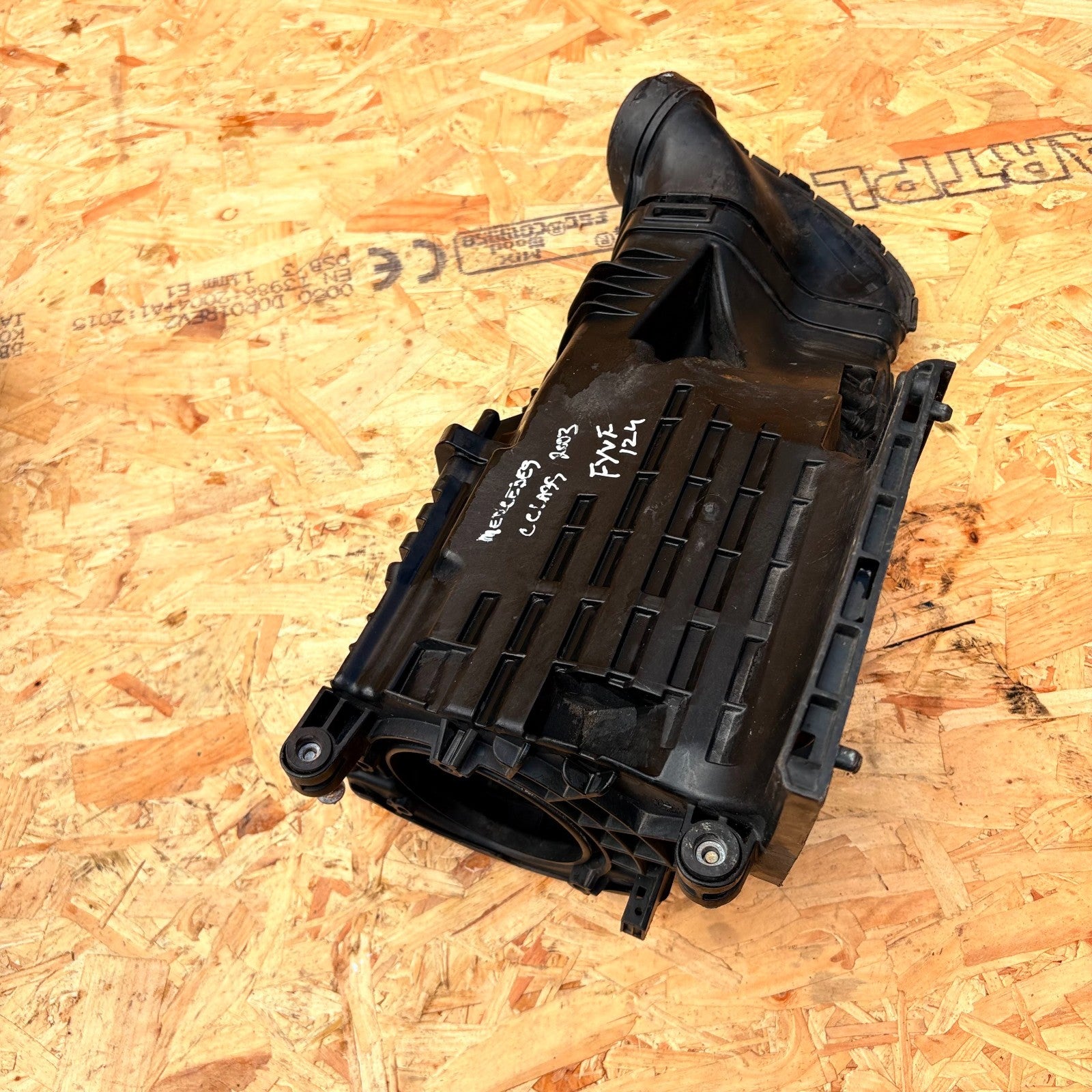 Mercedes-Benz C-CLASS 2003 Air Filter Box 2710900901