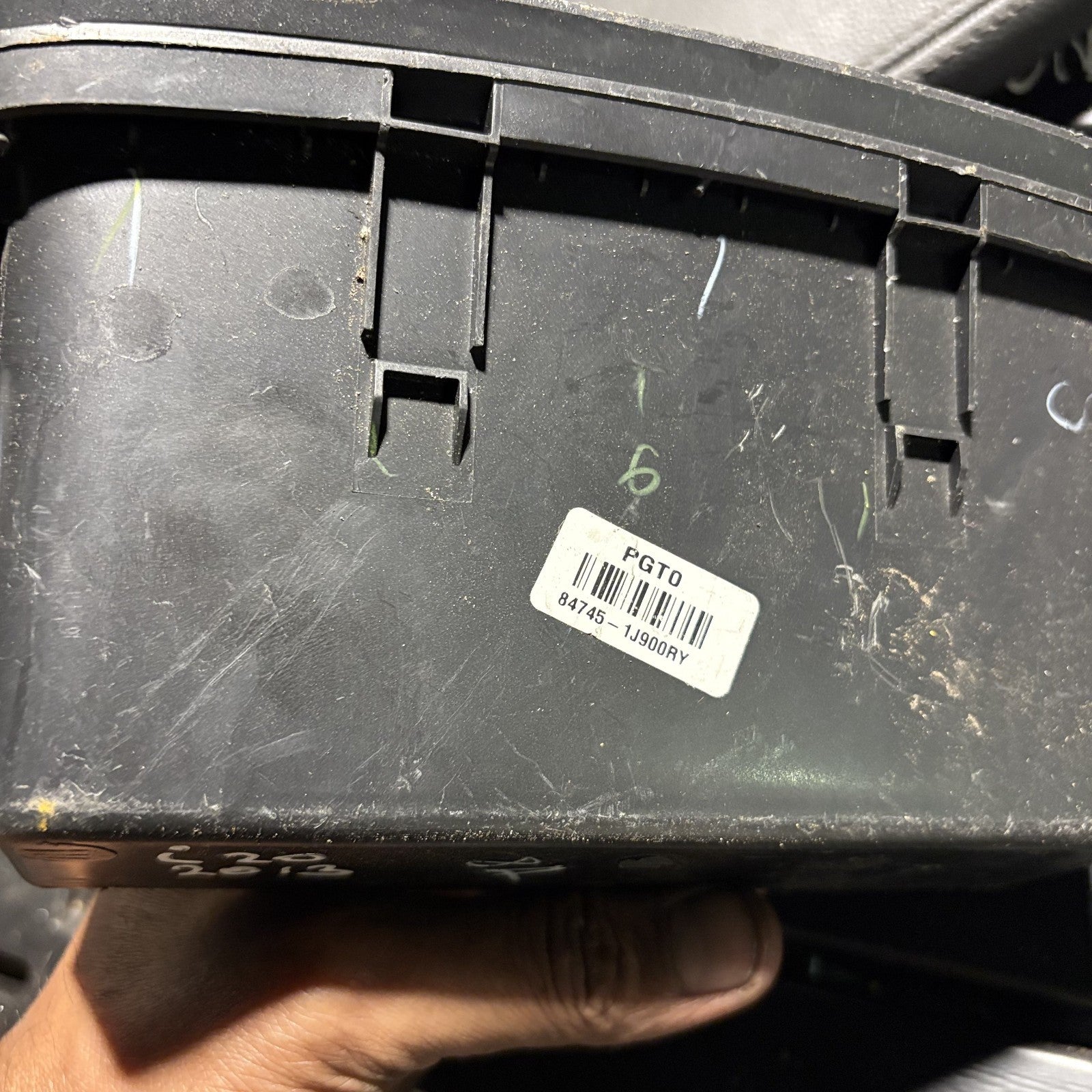 HYUNDAI I20 2008-2014 Mk1 FRONT STORAGE COMPARTMENT 84745 1J900RY
