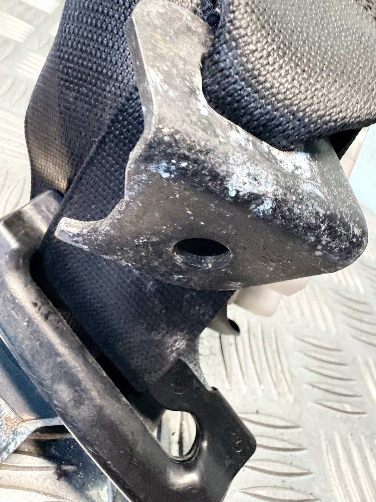 Mercedes C Class Coupe C203 Seat Belt Rear Driver Side A2038609085