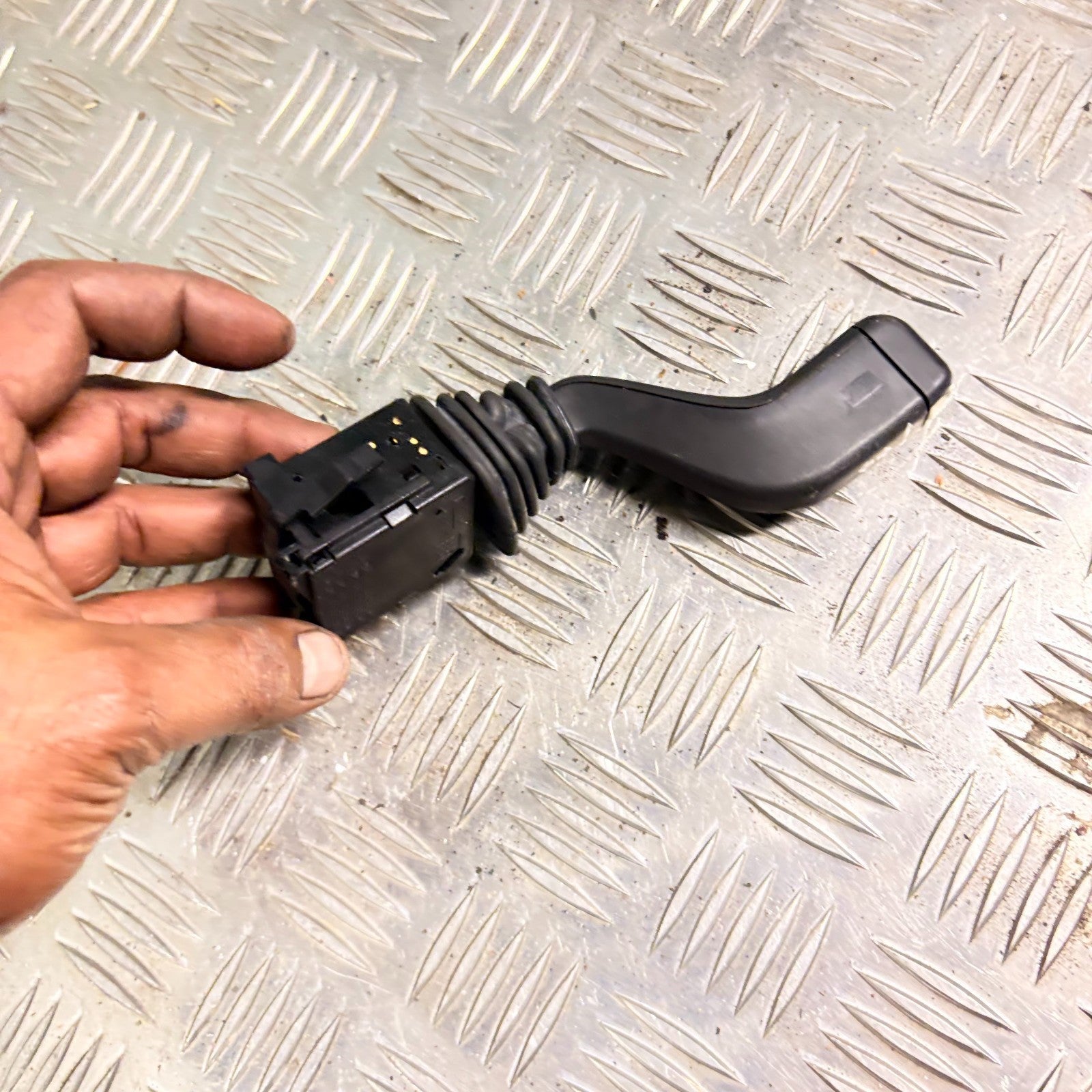 Vaxuhall Combo C 2003 Turn signal indicator stalk 09185415