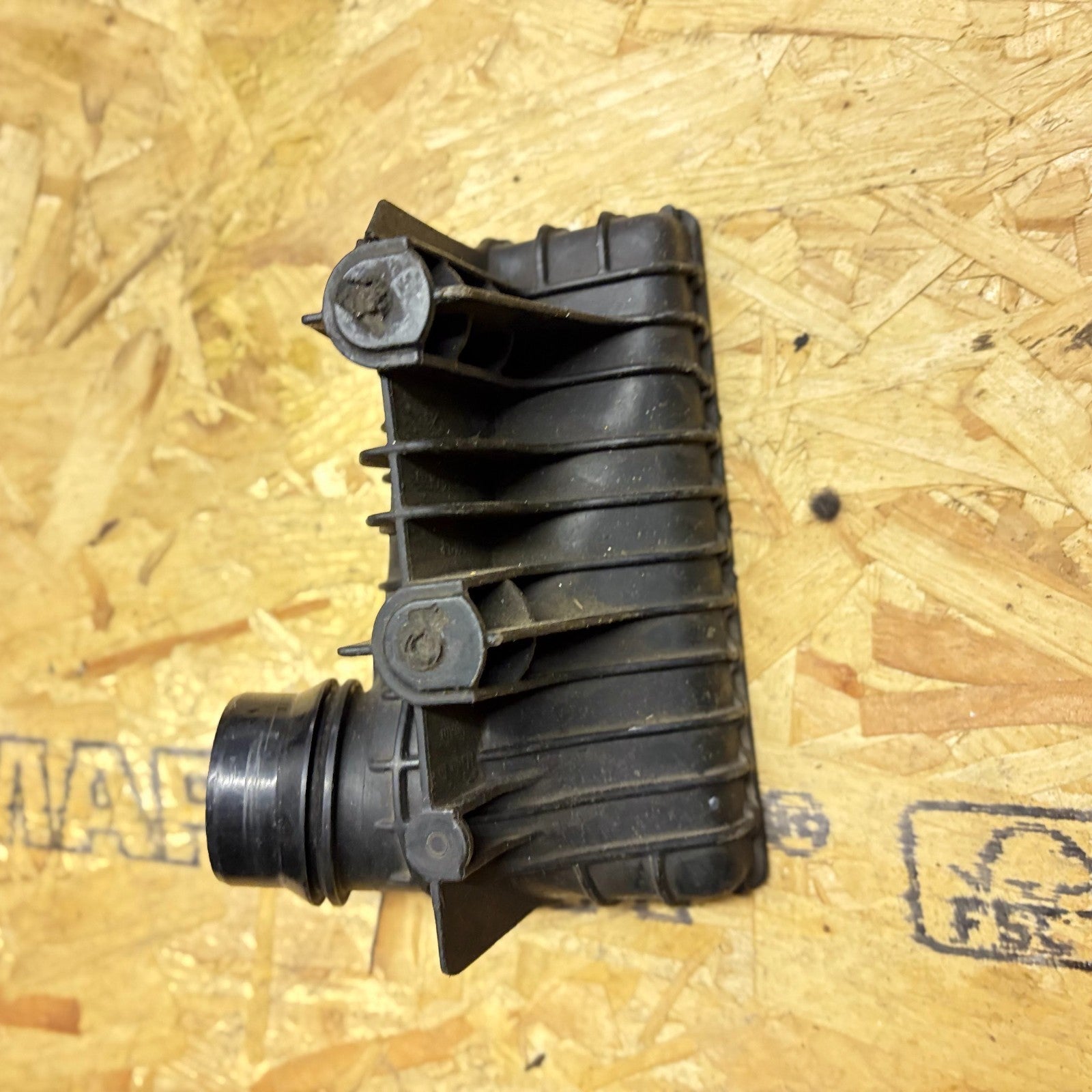 Nissan Juke 1.6 Turbo Air Intake Lower Duct Resonator Box 2011-2017