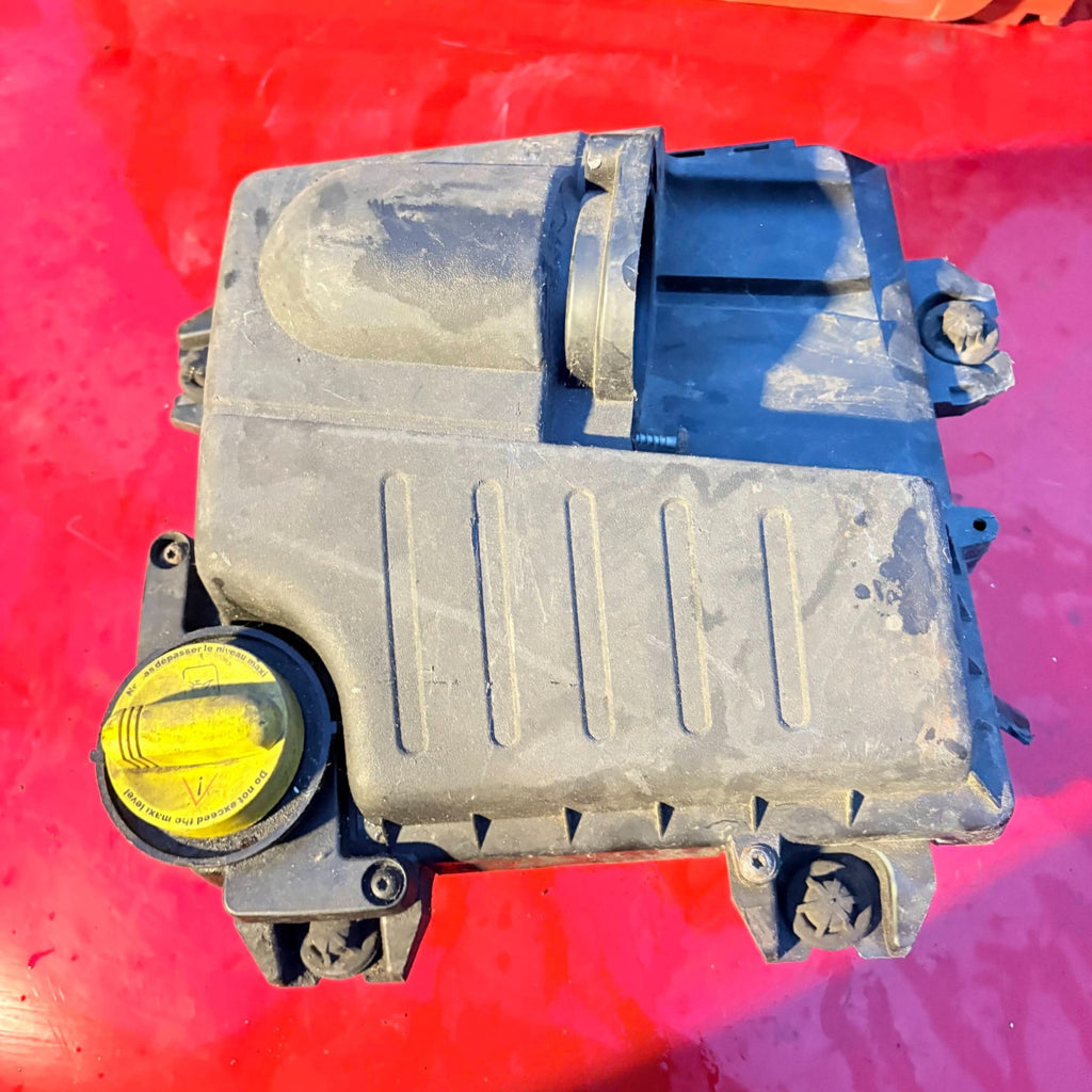 NISSAN PRIMASTAR AIR FILTER BOX HOUSING 8200760899 MK2 2011