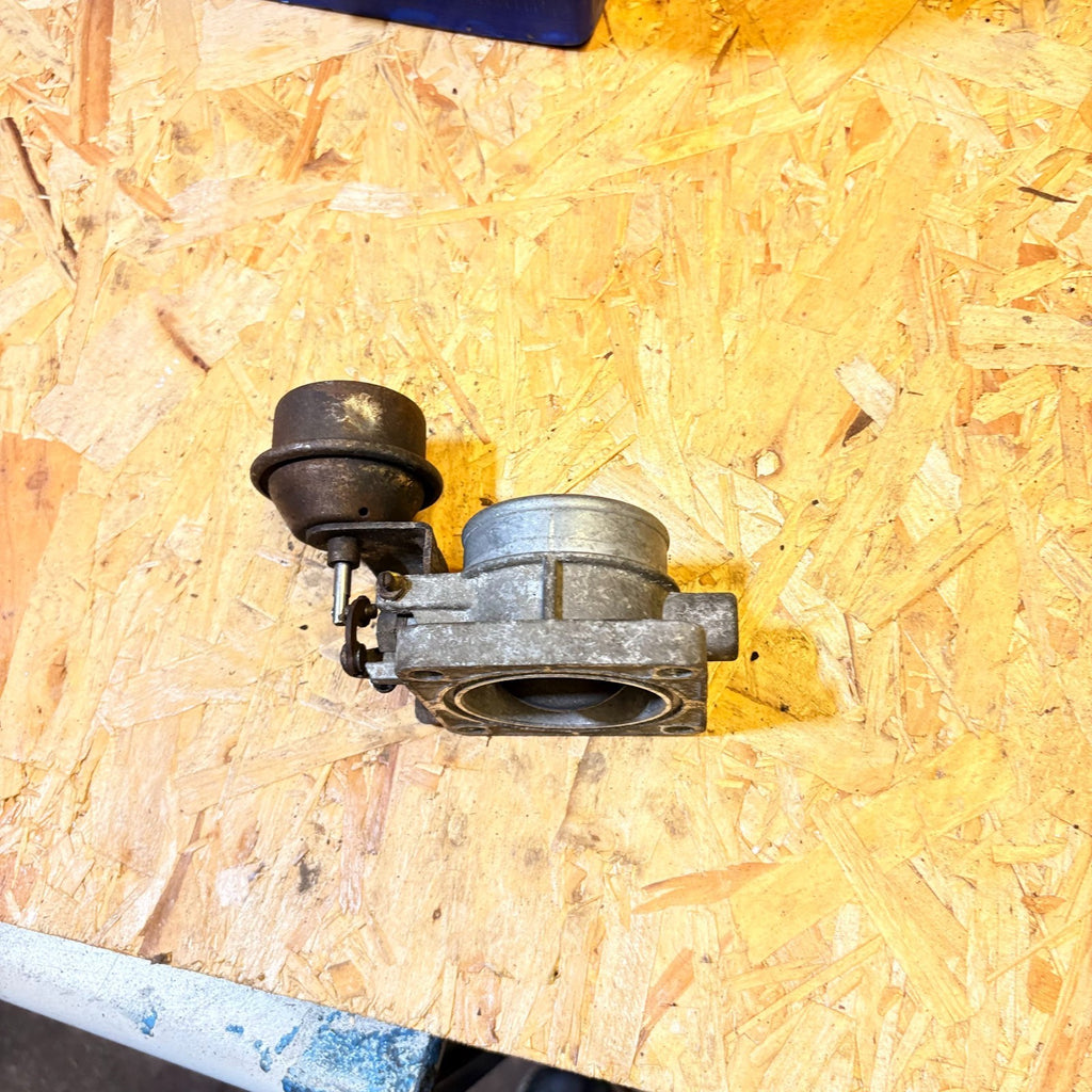 Throttle body NISSAN TERRANO II