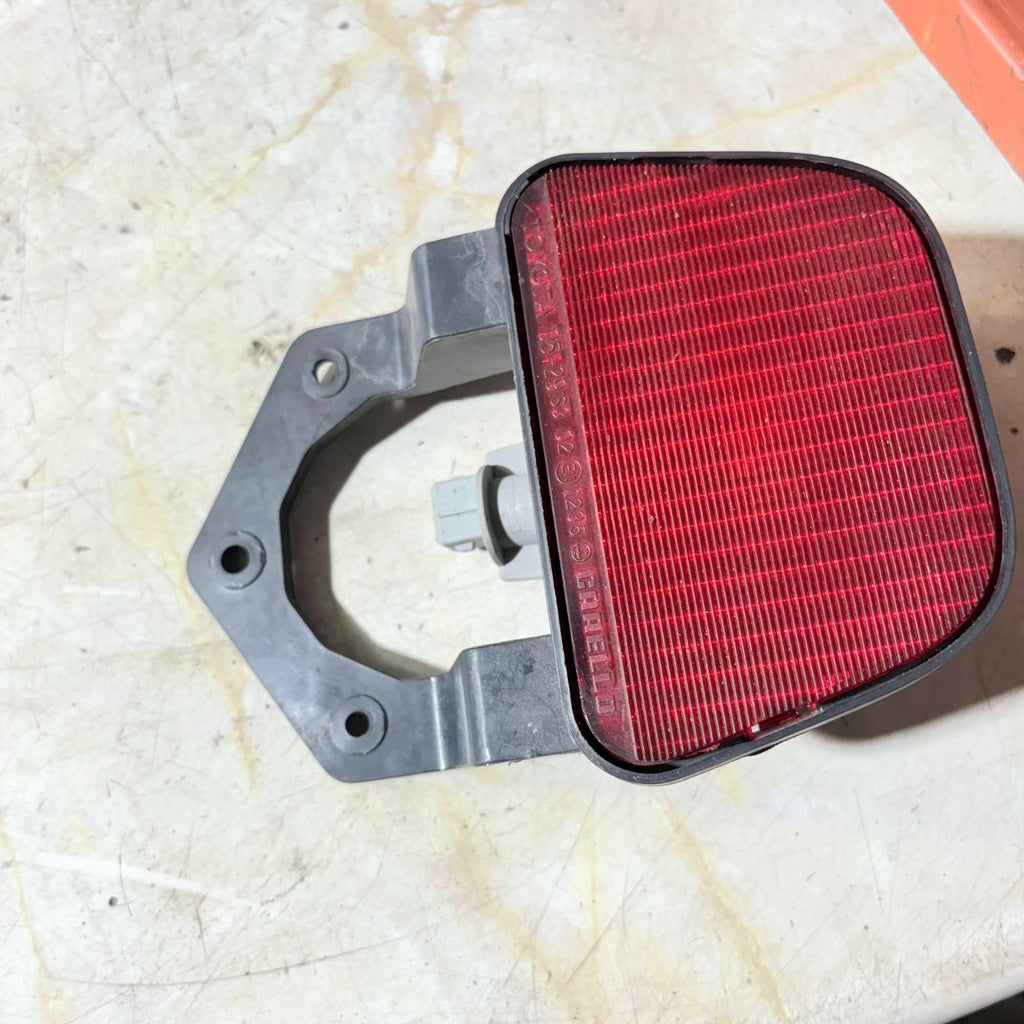 Toyota Avensis D4D High Level Centre Third Brake Light 54533721