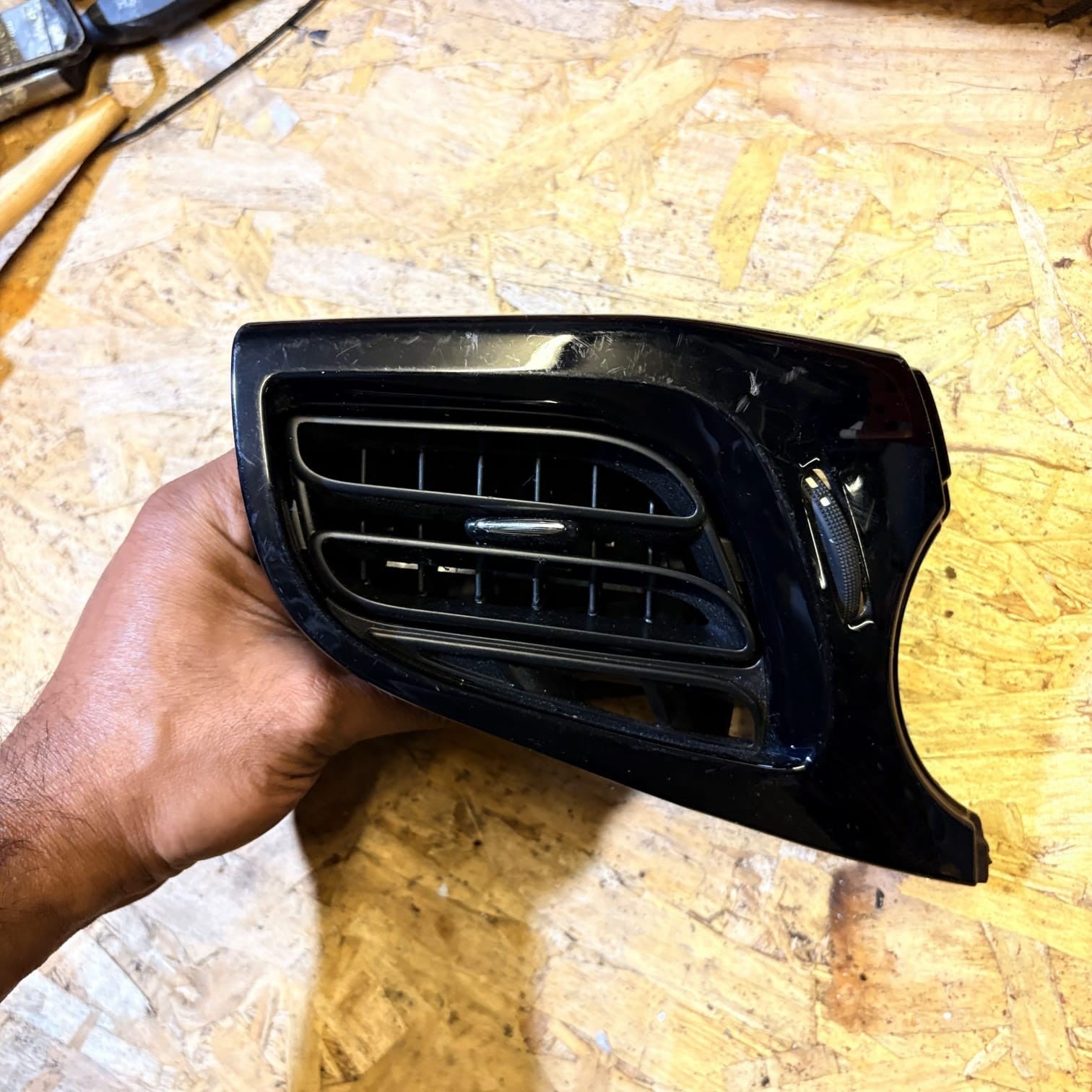 2015 CITROEN DS3 MK1 DRIVER FRONT SIDE DASHBOARD AIR VENT A1092113
