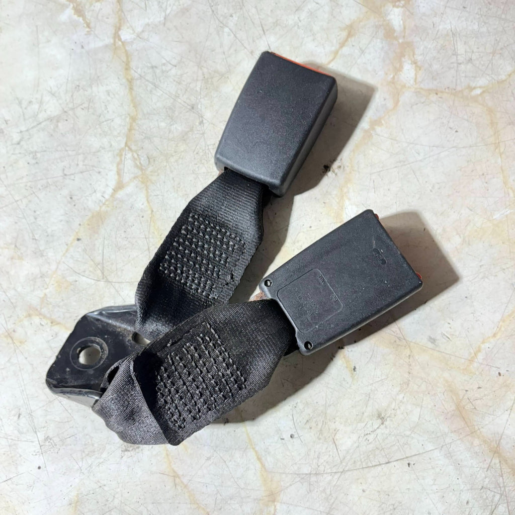 Toyota Avensis Right Driver Os Rear Seat Belt Stalk Buckle Twin Mk2 2003-2009A