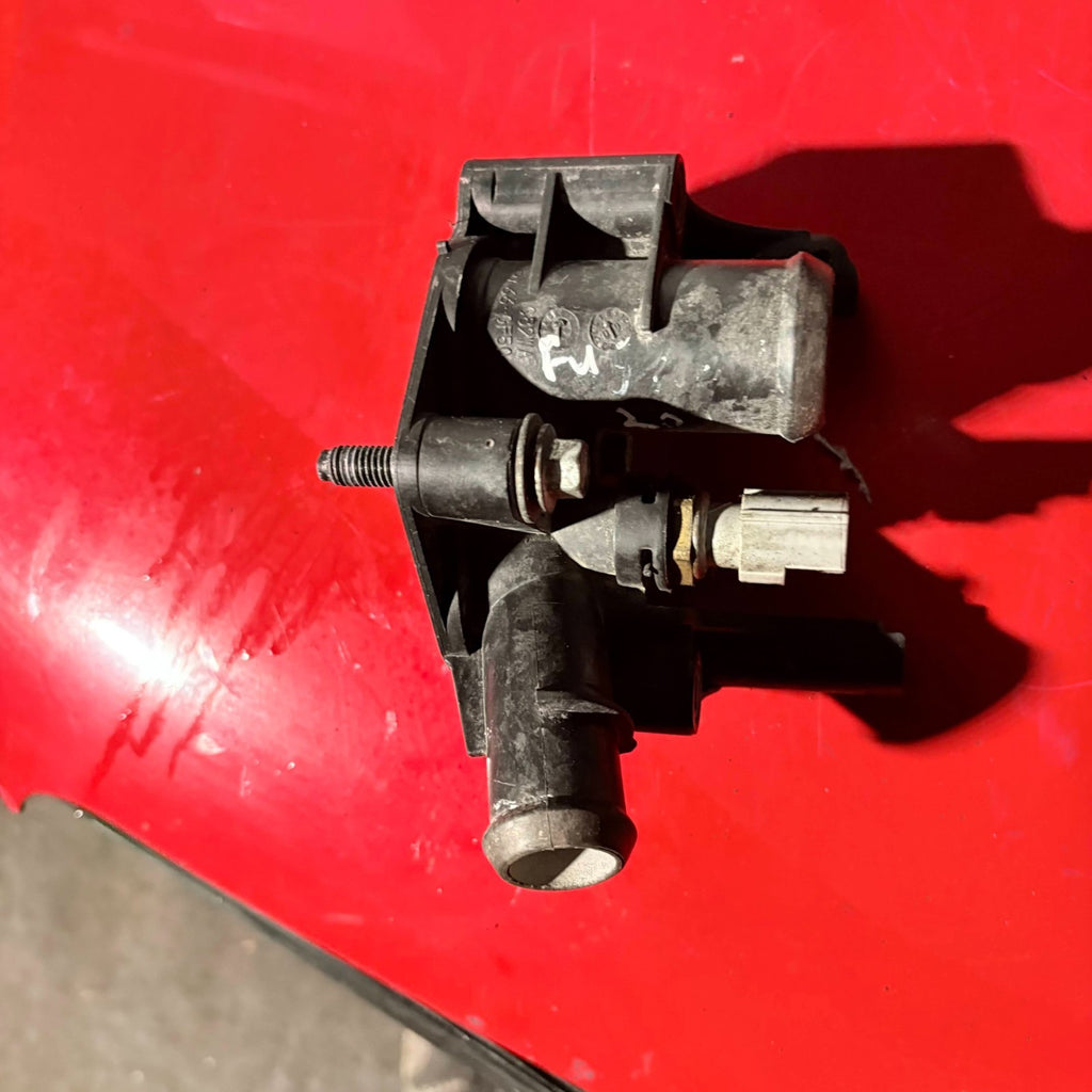 Thermostat housing Ford Fusion