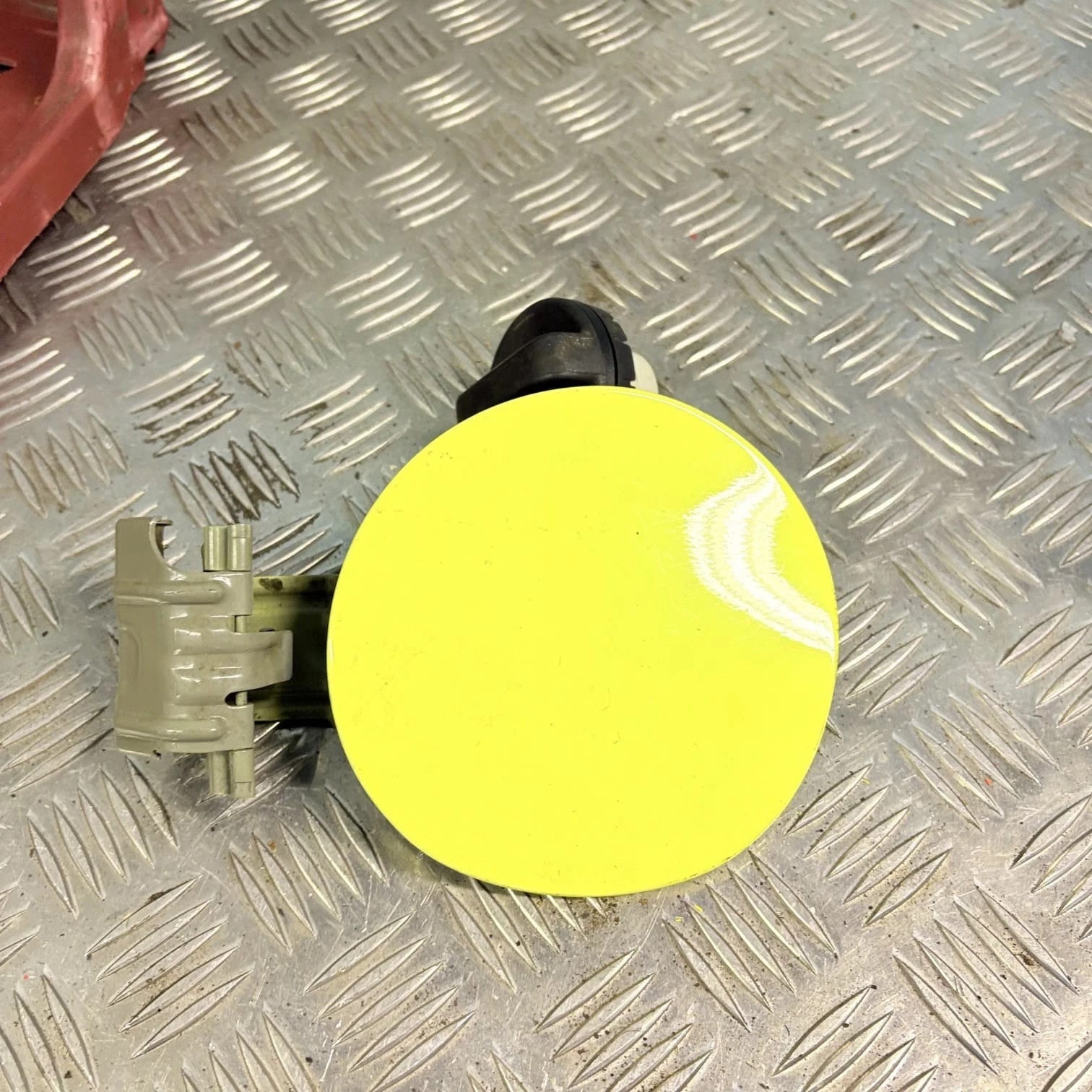 Suzuki Swift Sport ZC33S Fuel Flap Door + Cap B55 64850-53R00 2018 2020 2021