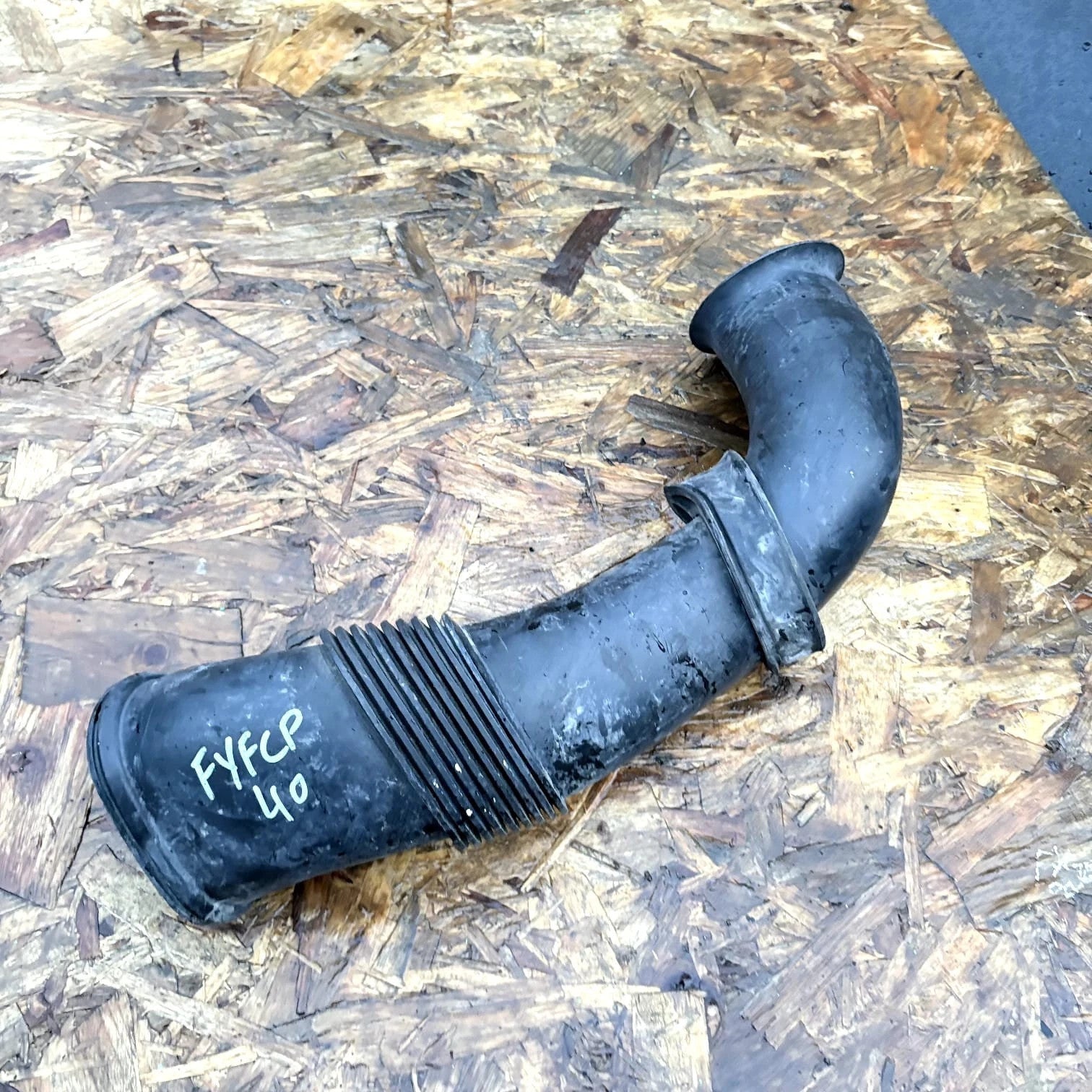 Porsche Cayenne 9P S 4.5 2008 O/S/F Air Intake Pipe 7L5129609 7L5129752 14505537