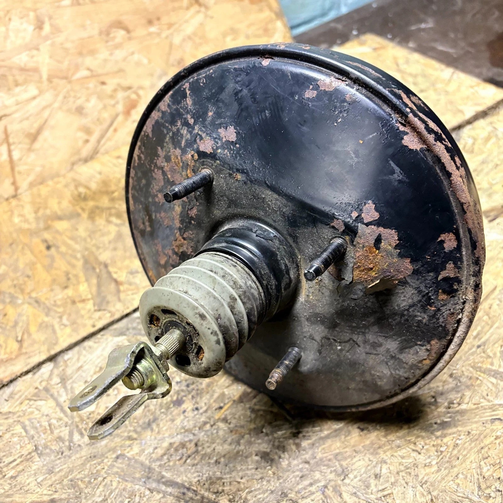 Toyota Avensis I (T22) Brake Servo Vacuum Booster 37752-97024 09/97-10/00