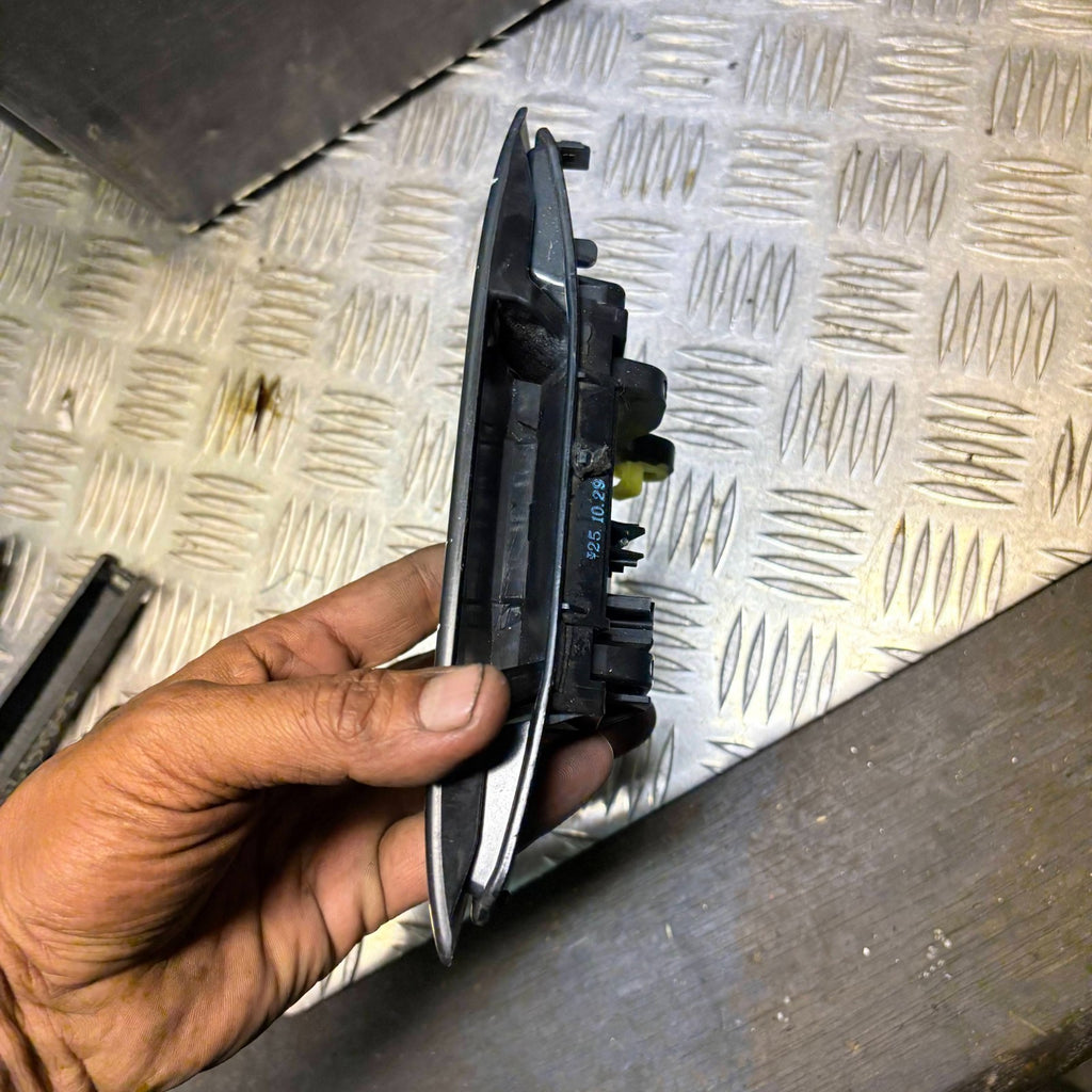Honda Jazz 2014 Front Left Passenger Exterior Door Handle Blue ? Nearside Outer