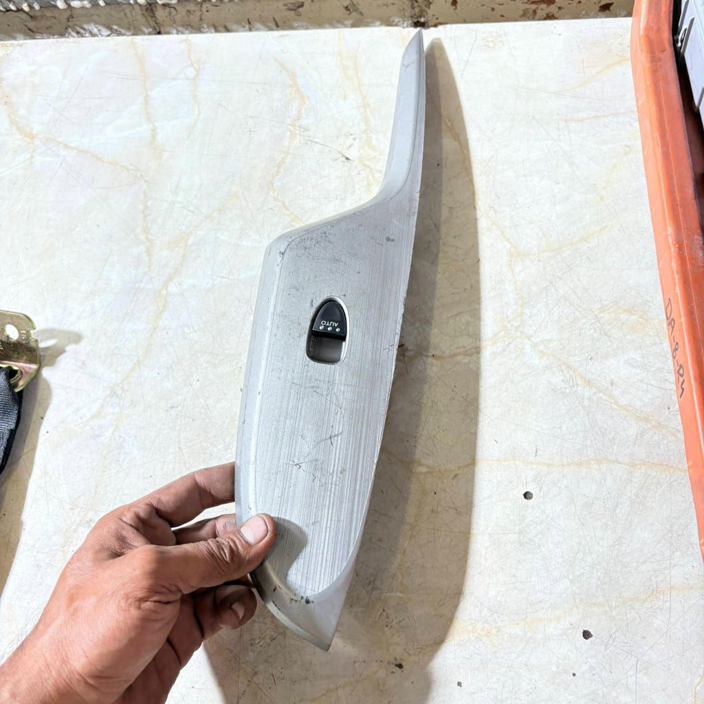 Honda Civic MK8 05-12 Front Passenger Electric Window Switch Trim 83590-SMG-E010