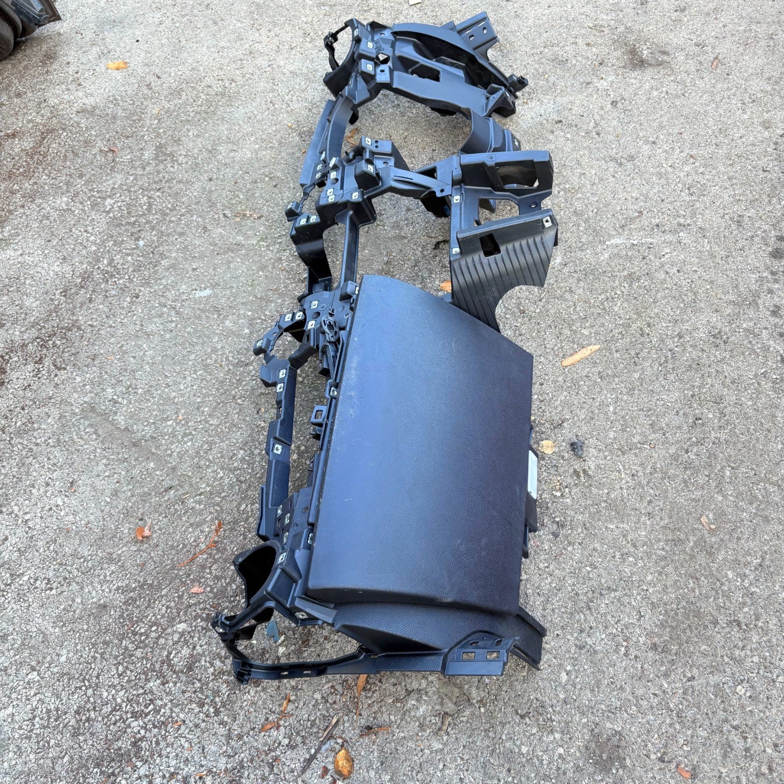 BMW MINI COOPER 2008 LOWER DASHBOARD PANEL FRAME COMPLETE