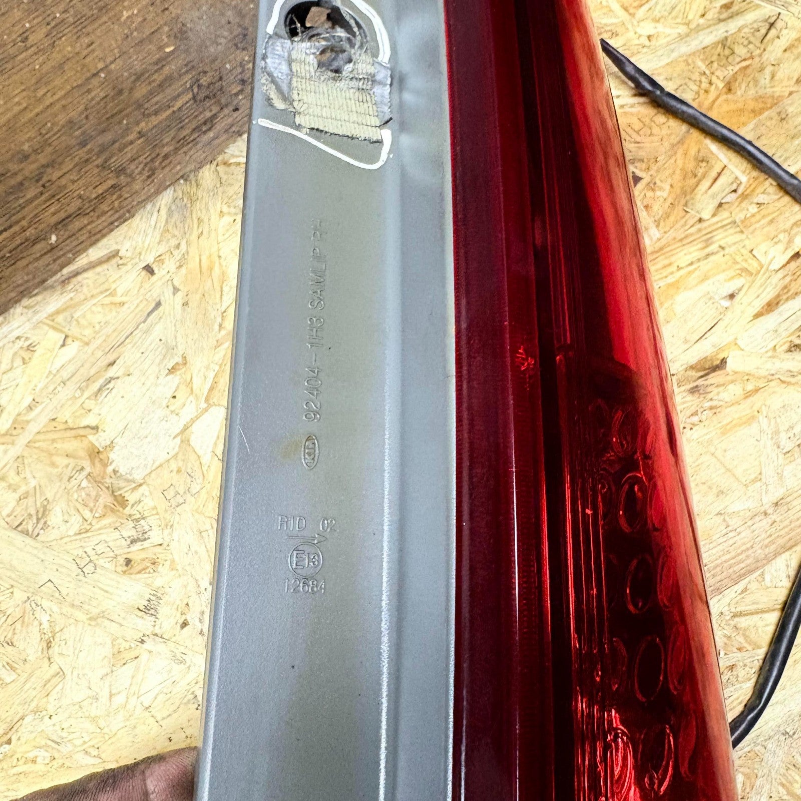 Kia Ceed SW Estate 2007-2012 Offside Rear Upper Tail Light 92404-1H3