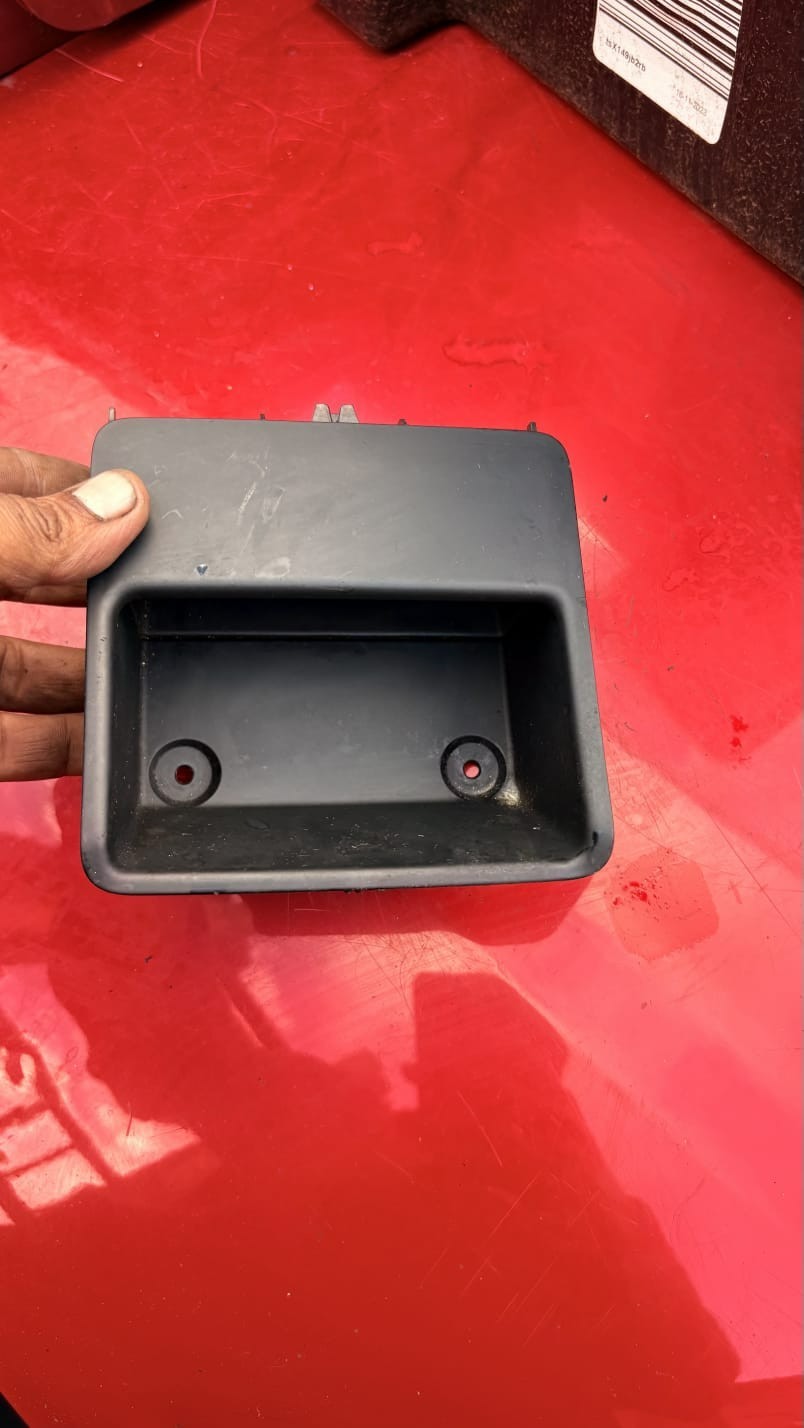 VOLKSWAGEN SCIROCCO 2008-2017 CENTRE CONSOLE CUBBY TRAY 1K5863383C