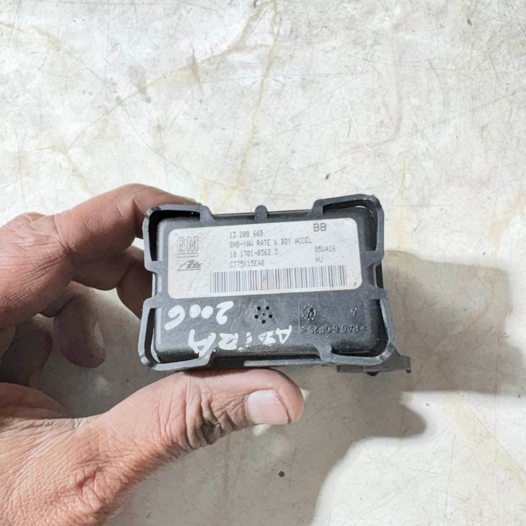 Opel Astra H VXR Yaw rate sensor 13 208 665 2006