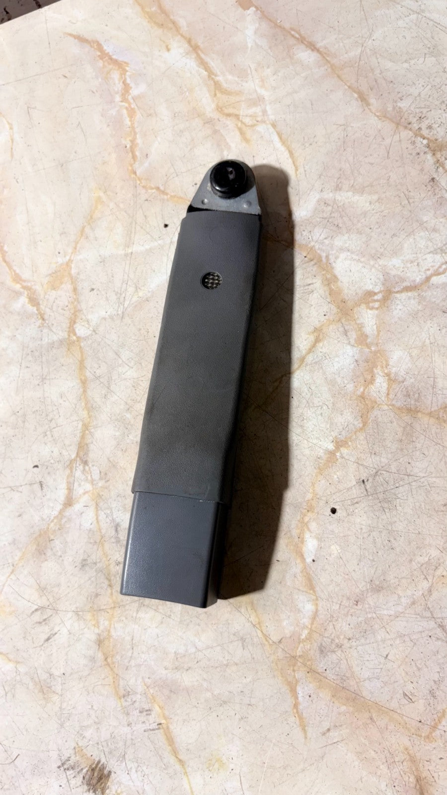 Dodge Caliber Right Driver Offside Front Seat Belt Stalk Buckle 2008 79057072