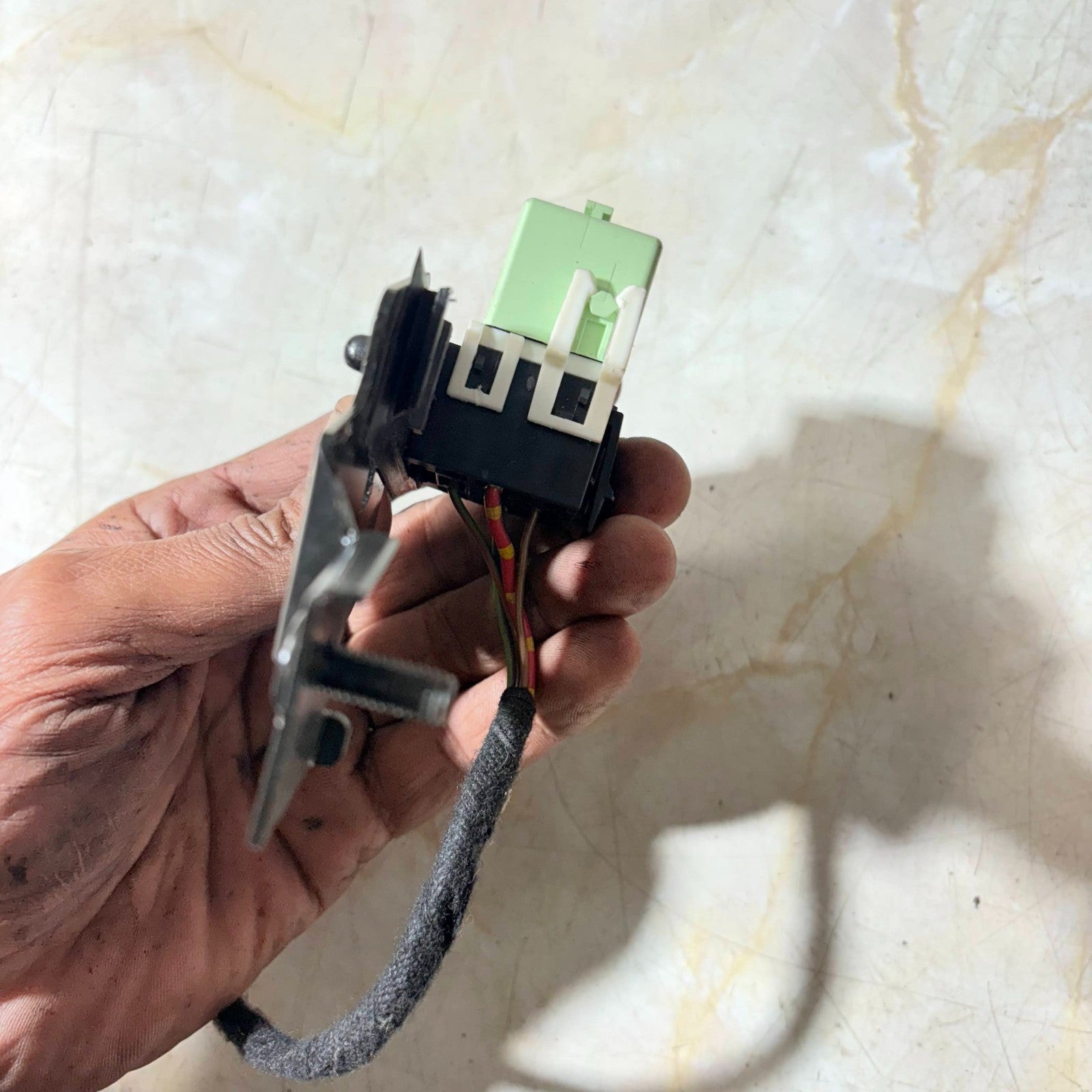 BMW & MINI White Green Make Contact Relay V23134-K59-X312