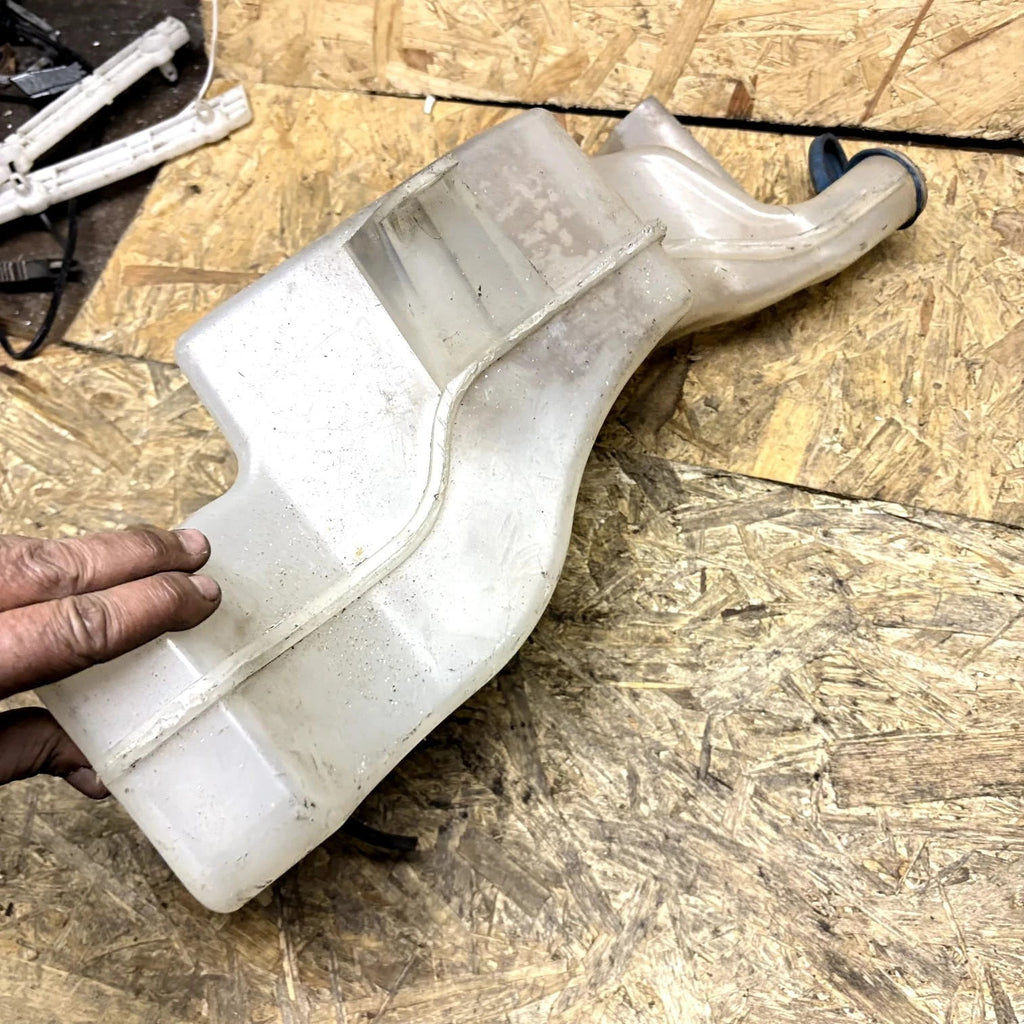 Iveco Daily 3/III 2000-06 Windscreen Washer Bottle Tank Pump 500336393
