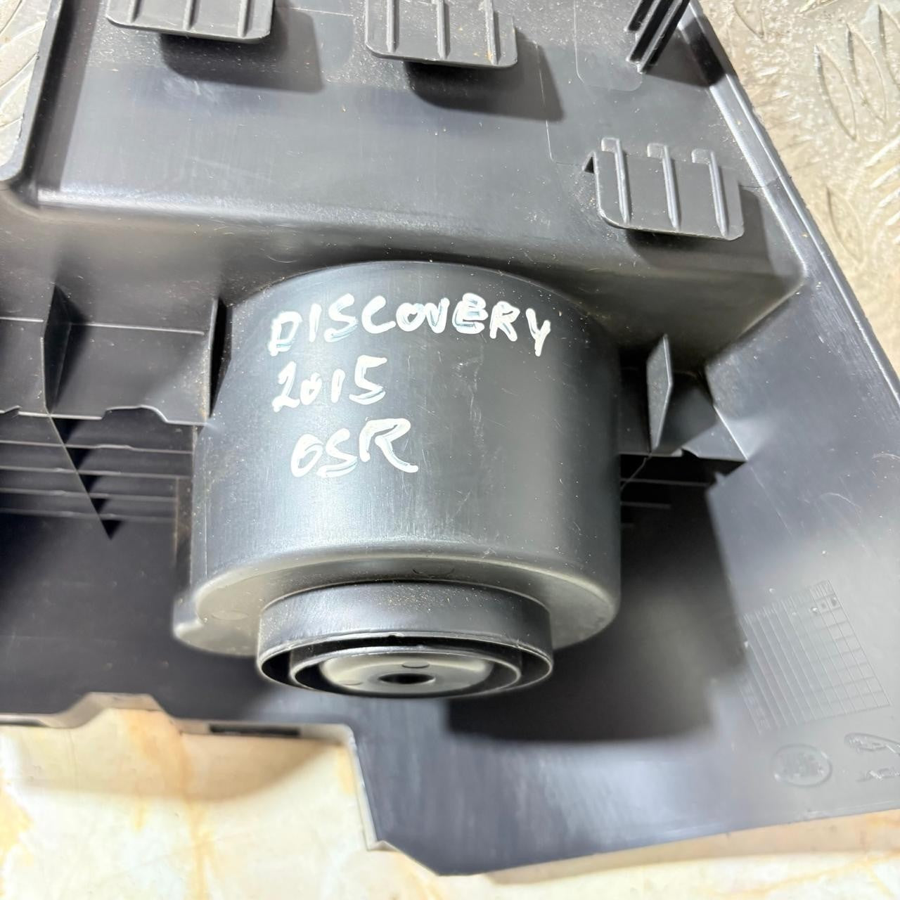LAND ROVER DISCOVERY RIGHT SIDE REAR CUP HOLDER FK72674A36AB Part