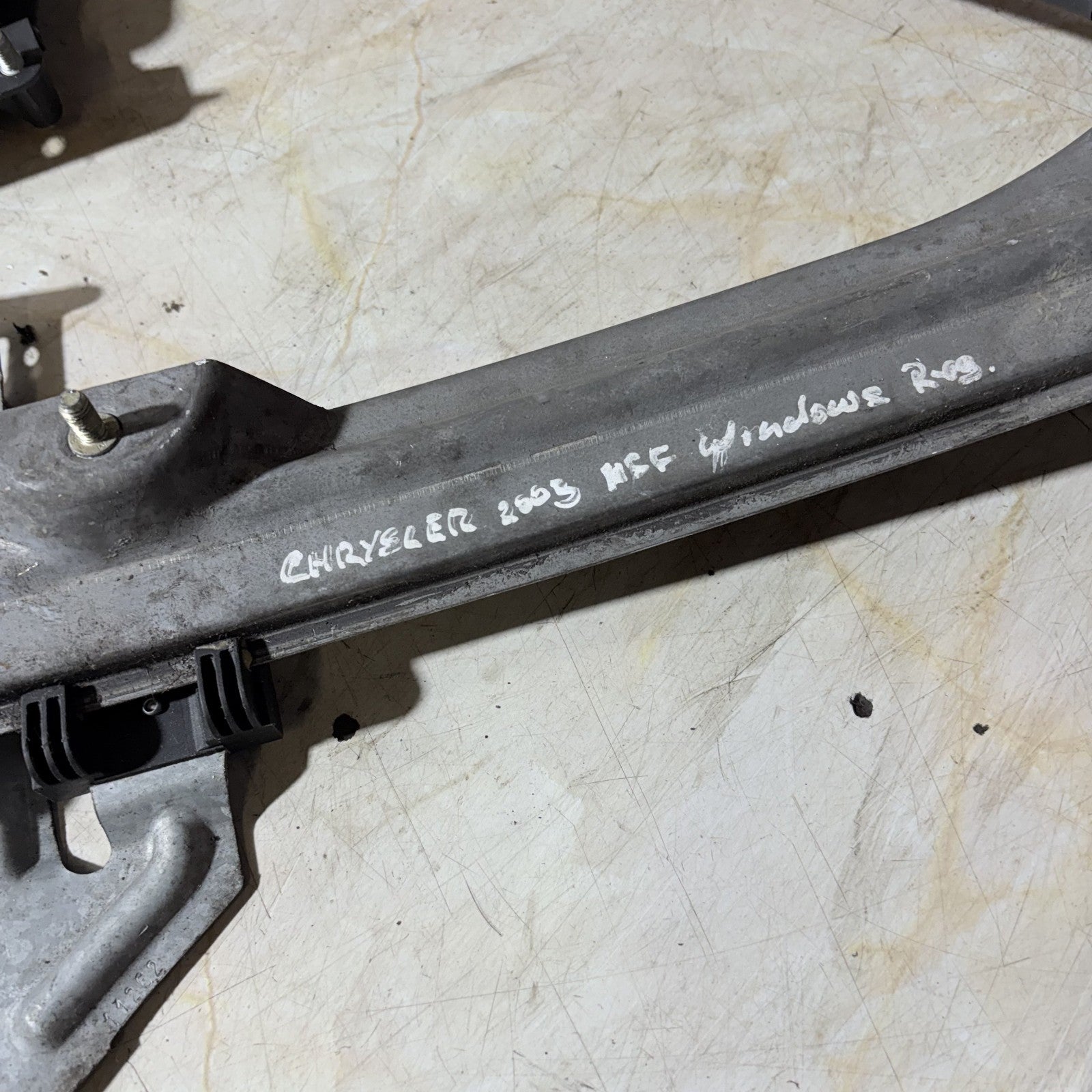Chrysler 2001-2005 Front Passenger Nearside Door Window Regulator