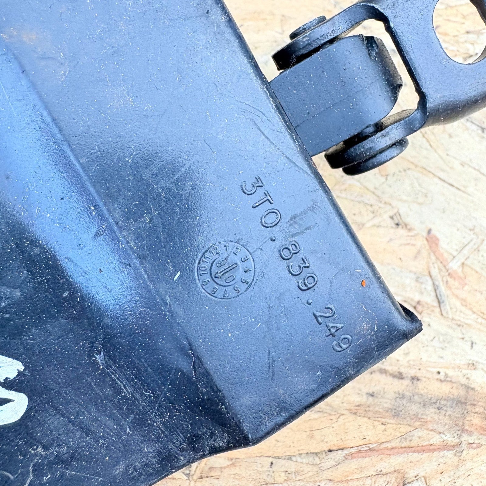 Skoda Superb MK2 08-15 OSR Drivers Side Rear Door Brake Check Strap 3T0839249