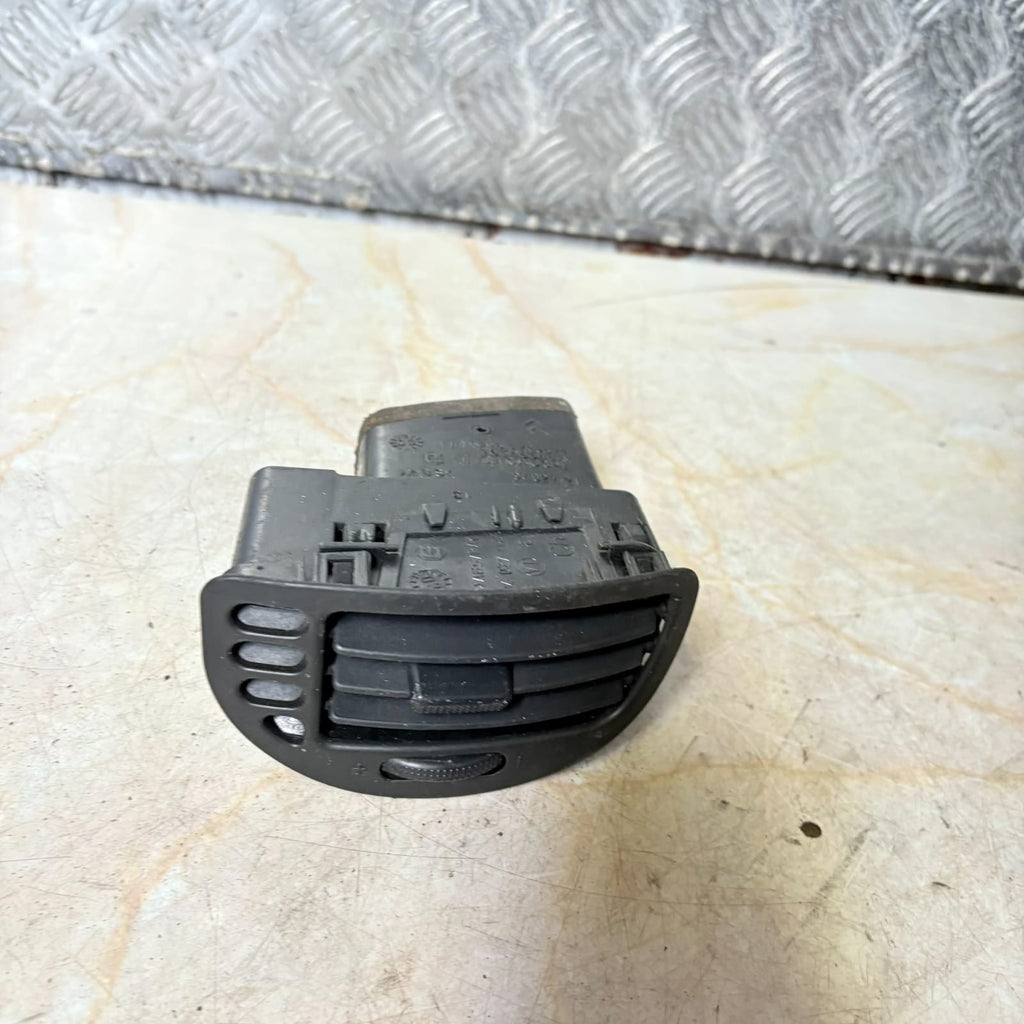 Citroen Saxo Dash Air Vent Duct LH Passenger NSF 1996-2004 9634834677 9617705677
