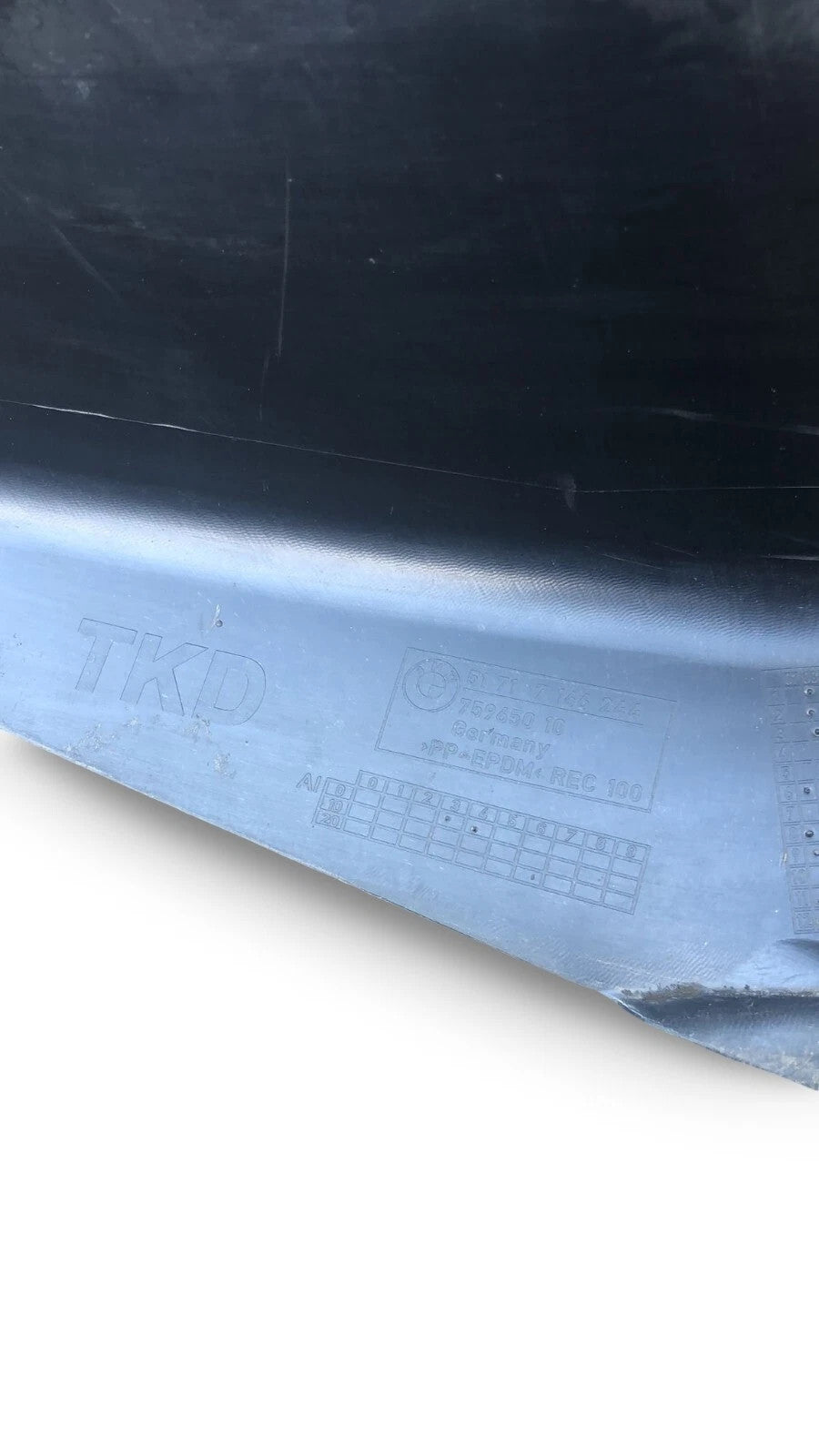 BMW 1 Cabrio E88 2011 Front Right Arch Liner Rear Part 75965010