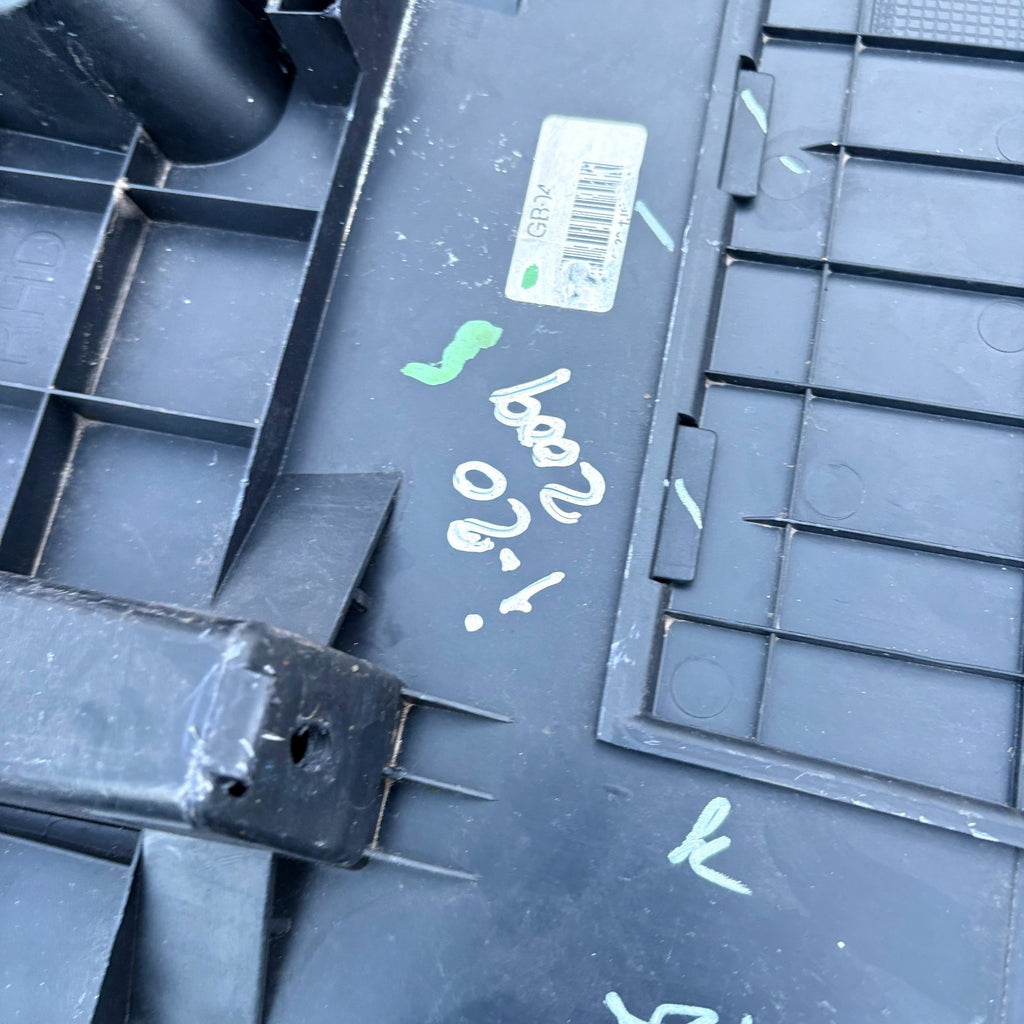 HYUNDAI I20 2009 GLOVE BOX STORAGE COMPARTMENT 84529-1J900