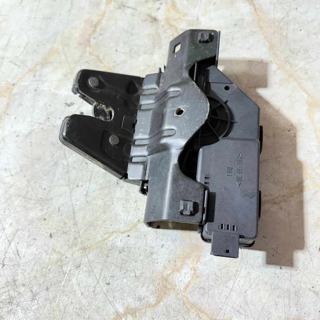 2002 BMW E46 COUPE LOCK TAILGATE 8 196 401