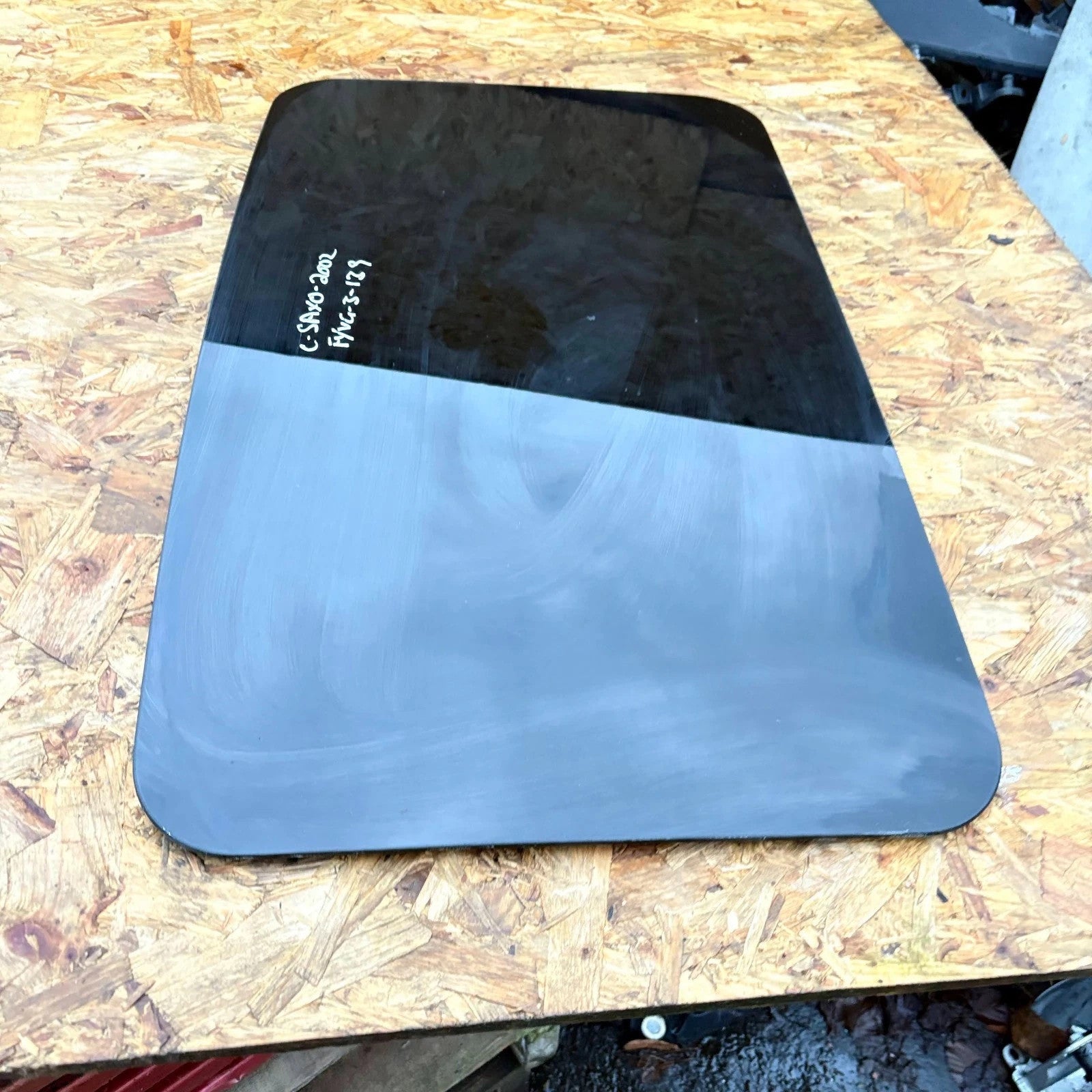 2002 CITROEN SAXO DESIRE - SUNROOF ORIGINAL GLASS