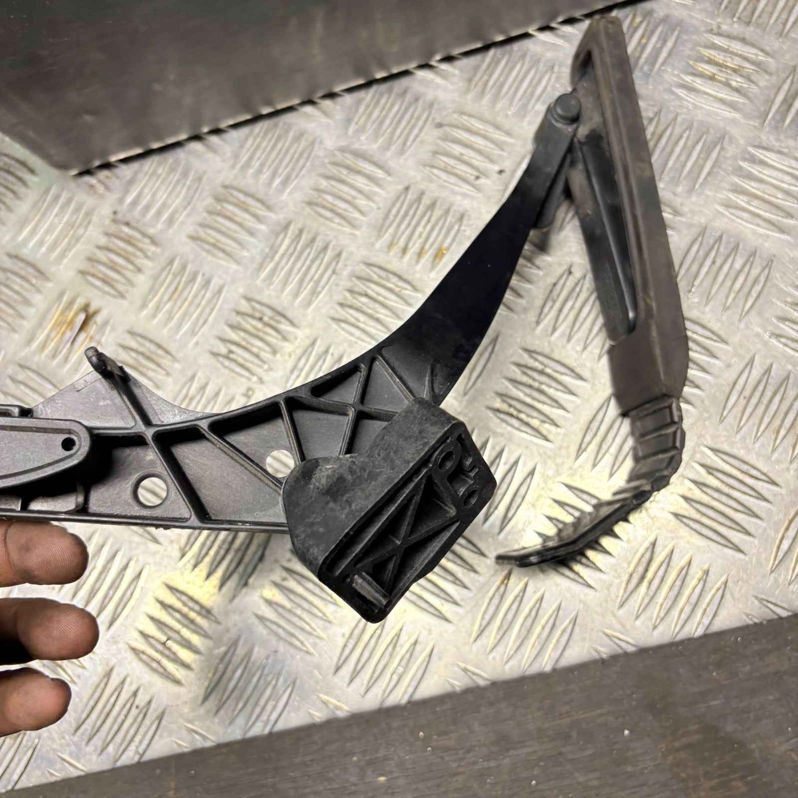 Mercedes CLK W208 C208 1998 Acceleration Throttle Pedal 124 301 13 20