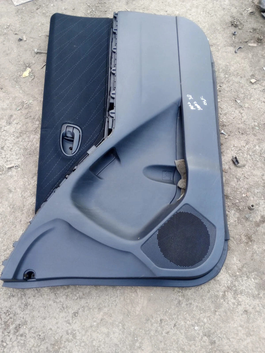 TOYOTA YARIS MK2 3DR 2005-11 FRONT RIGHT DRIVER SIDE DOOR CARD TRIM 67777-0D100