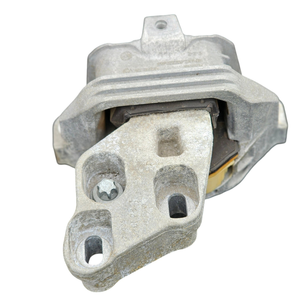 Mercedes CLA C117 2.1 CDI OM651 Engine Mount Bracket Passenger Side