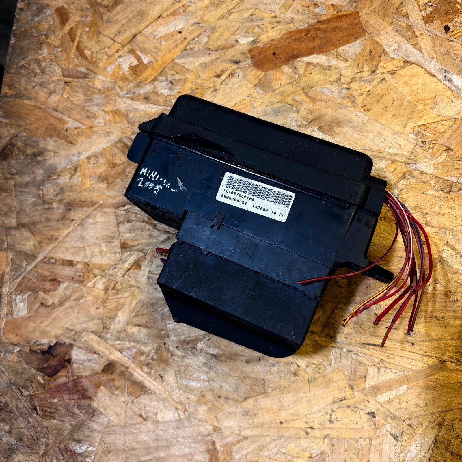 690660403 Fuse Box for MINI ONE 2001-2006