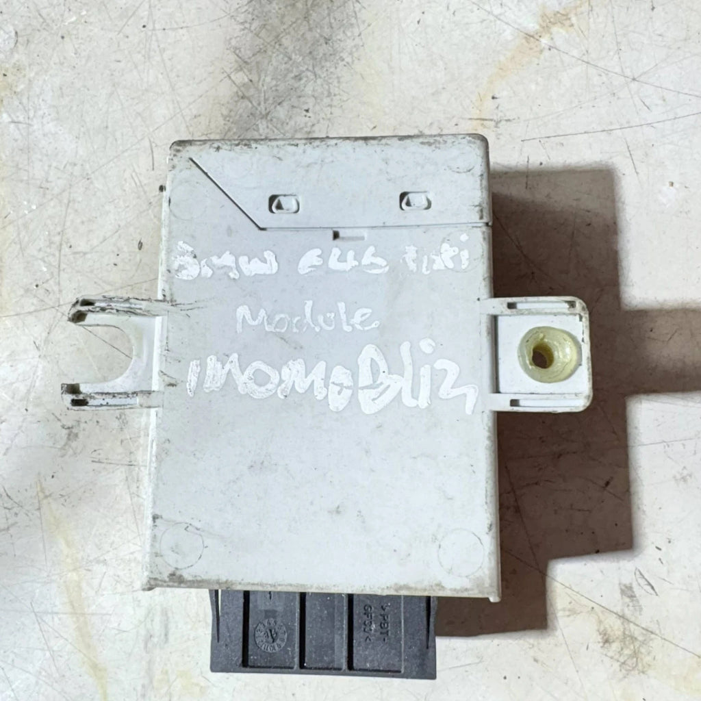 BMW 5 E39 520i Petrol Immobilizer control unit module 61354100187 05393241