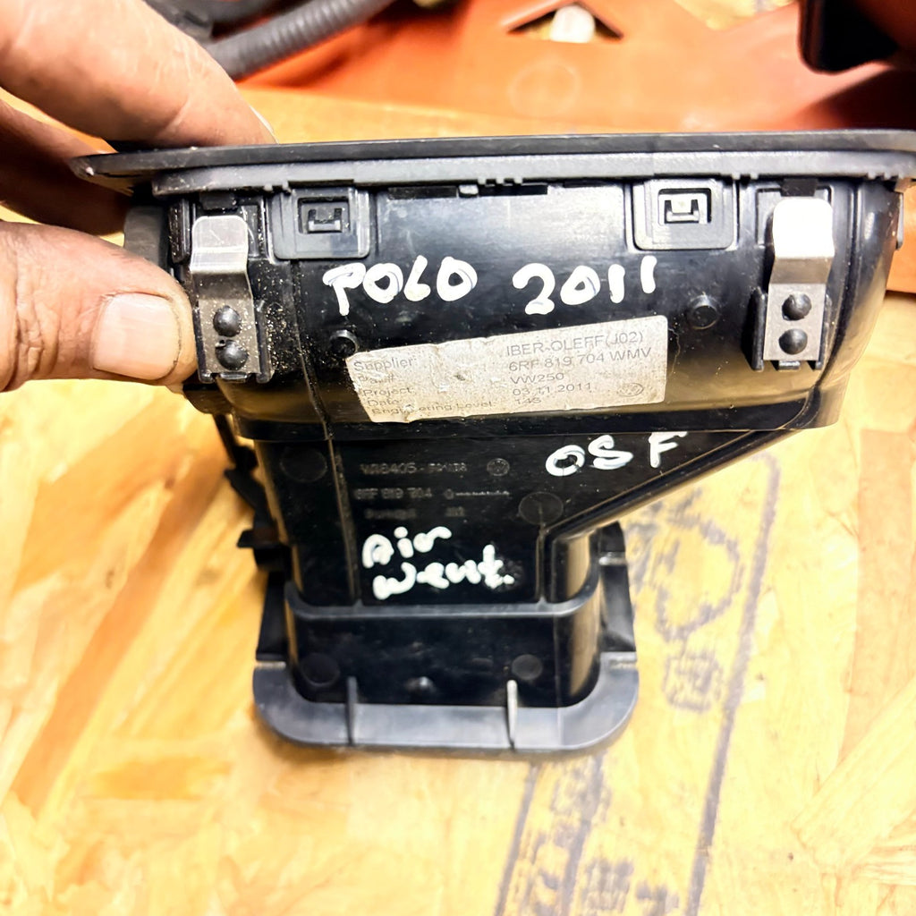 2009-2014 VW POLO 6R O/S DRIVERS SIDE DASH VENT 6RF 819 704 C