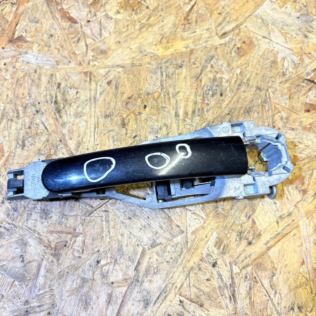 VOLKSWAGEN POLO 2012 EXTERIOR DOOR HANDLE FRONT RIGHT DRIVER SIDE