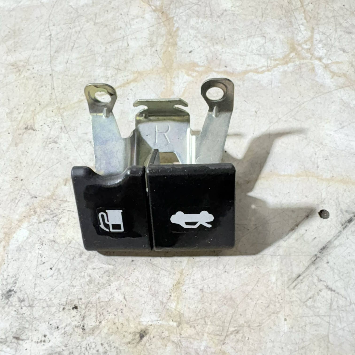 NISSAN JUKE 1.2T FUEL FLAP AND BONNET RELEASE HANDLE 153896821292