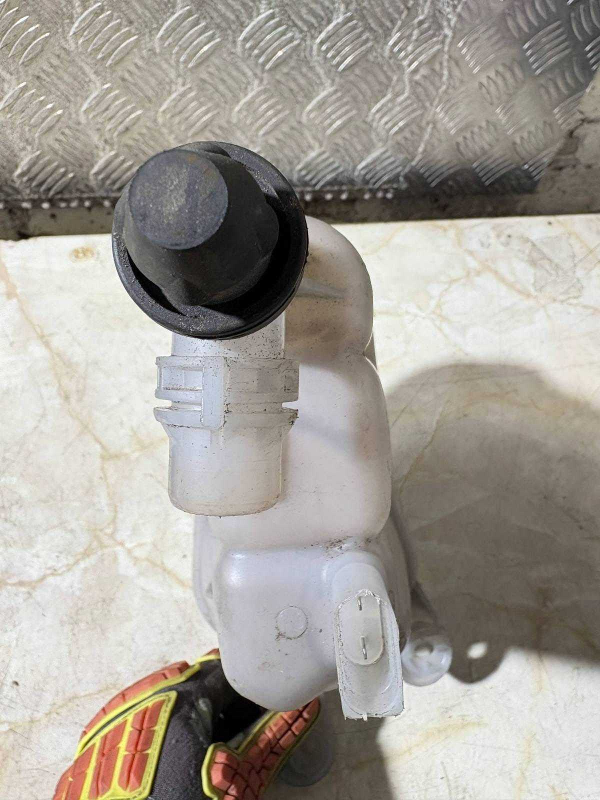 2009 AUDI A5 2.0 TDI Quattro S Line 2DR CAHA COOLANT EXPANSION BOTTLE 8K0121403G