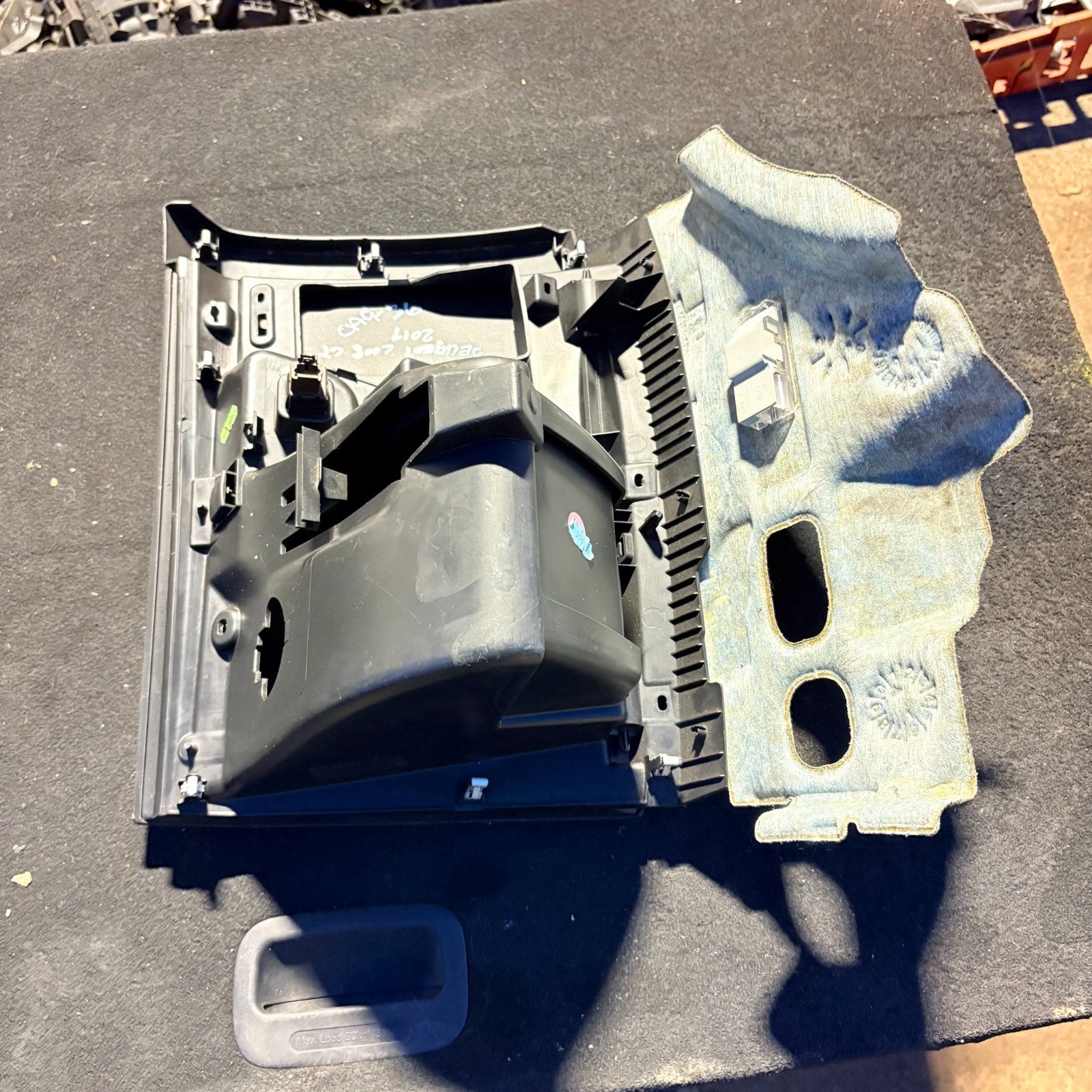 Peugeot 2008 GT 2017 RHD 5 Door Glove Box Glovebox Dash Storage Ref C76080L1