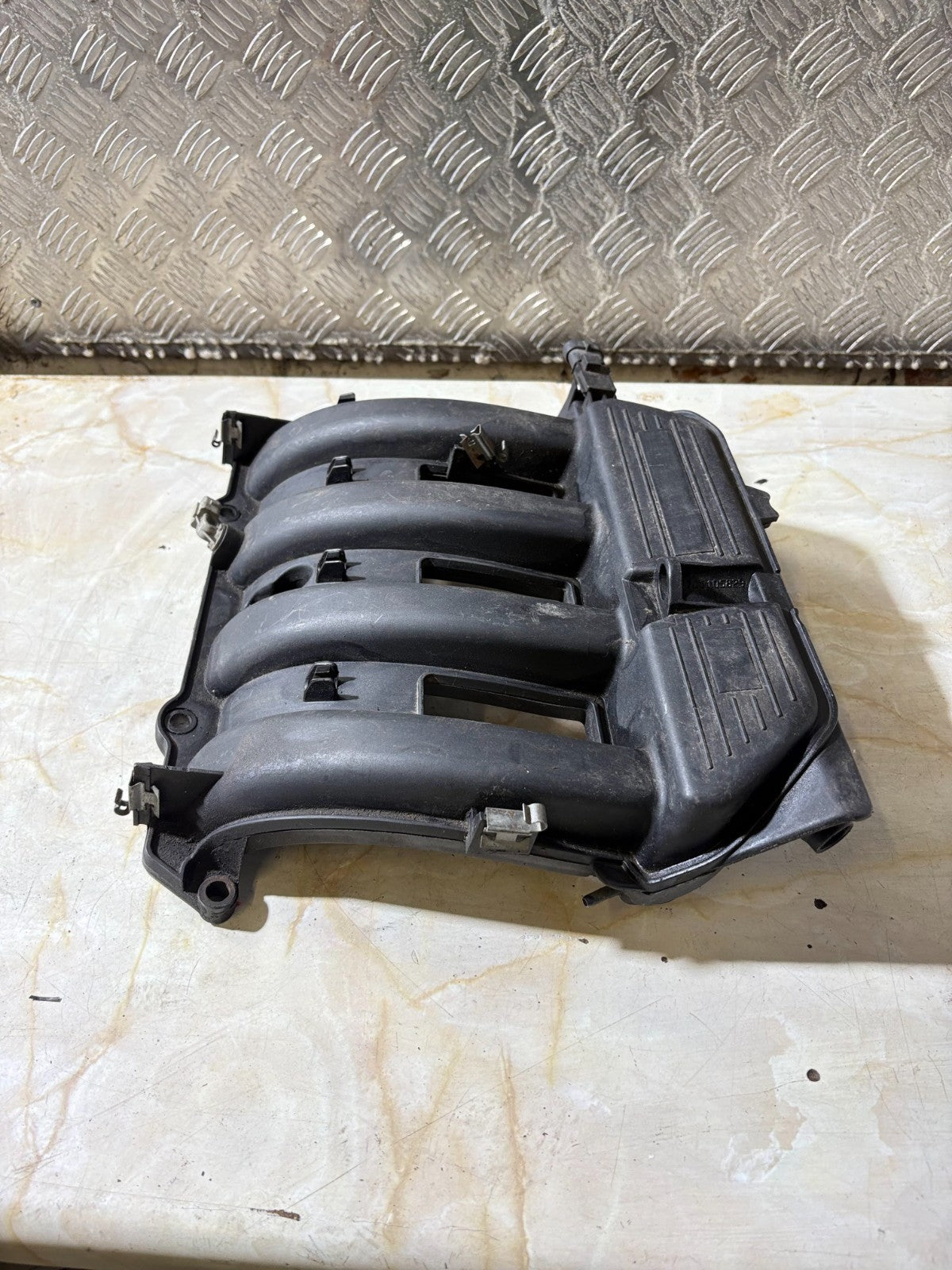 H7700105829 INTAKE MANIFOLD FOR RENAULT MEGANE 2002-2008 Mk2