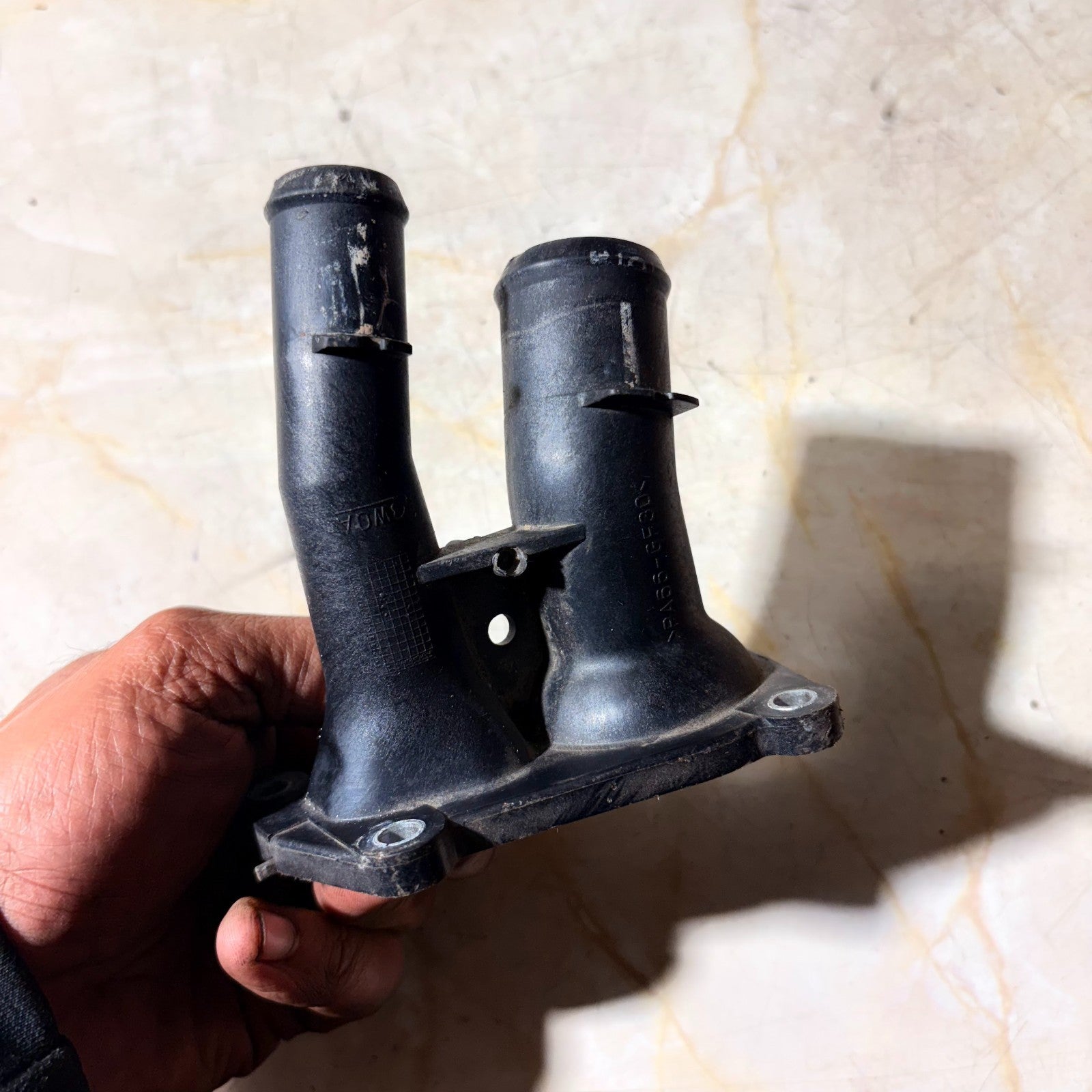 Ford Fiesta 2016 Thermostat Housing Coolant Outlet Water Flange 70M83 PA66-GF30