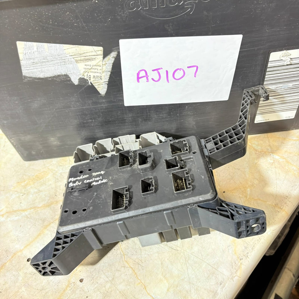 FORD MONDEO MK3 2000-2007 INTERIOR FUSE BOX BCM RELAY UNIT 4S7T-14A073-AB