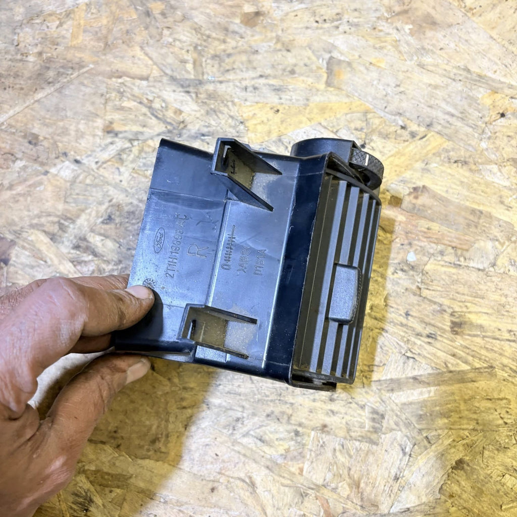 FORD TRANSIT CONNECT 2000-2006 RIGHT DRIVER SIDE DASH VENT 2T1H19893AC