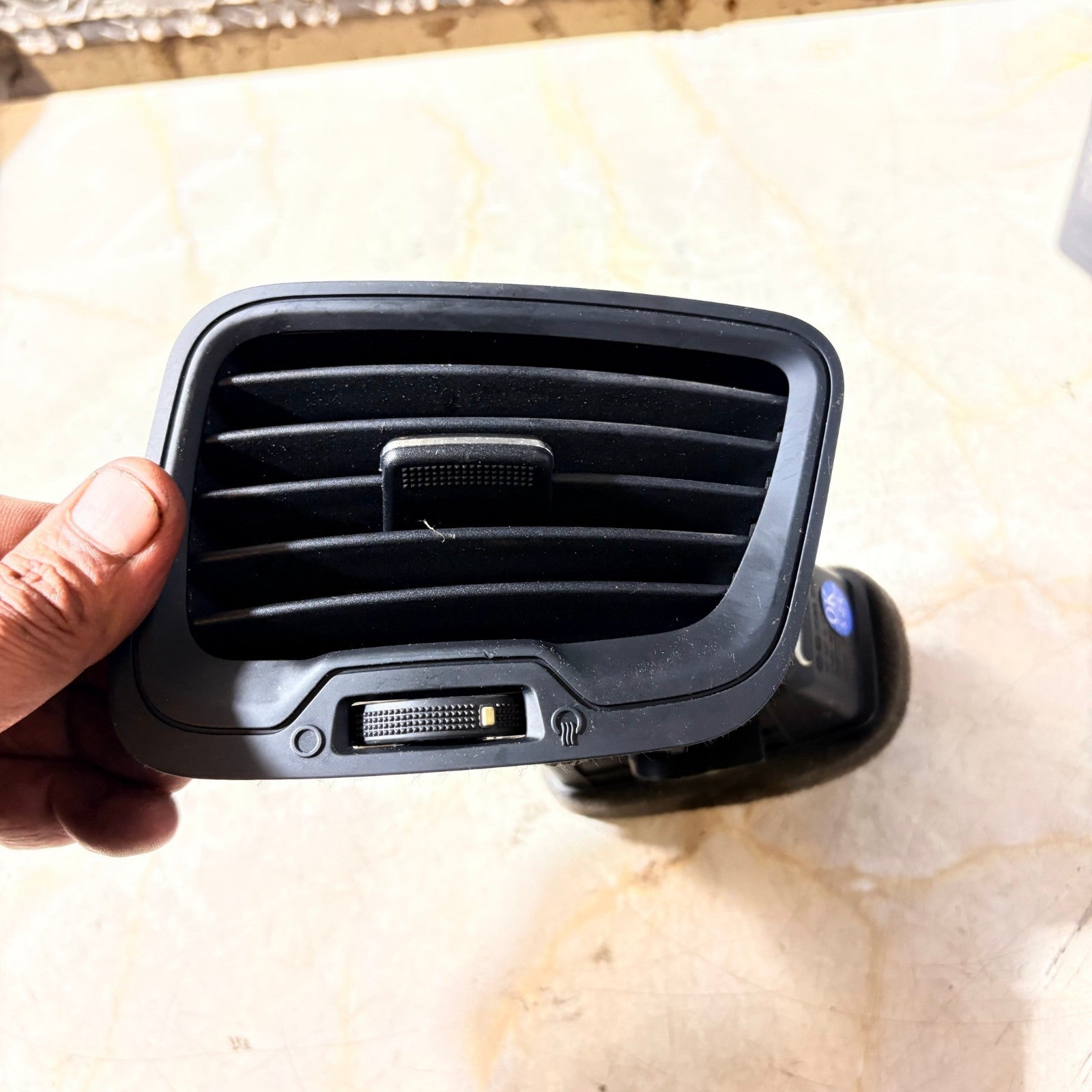 KIA RIO MK3 DASHBOARD AIR VENT LEFT PASSENGER SIDE 2011-2016 97480-1W000