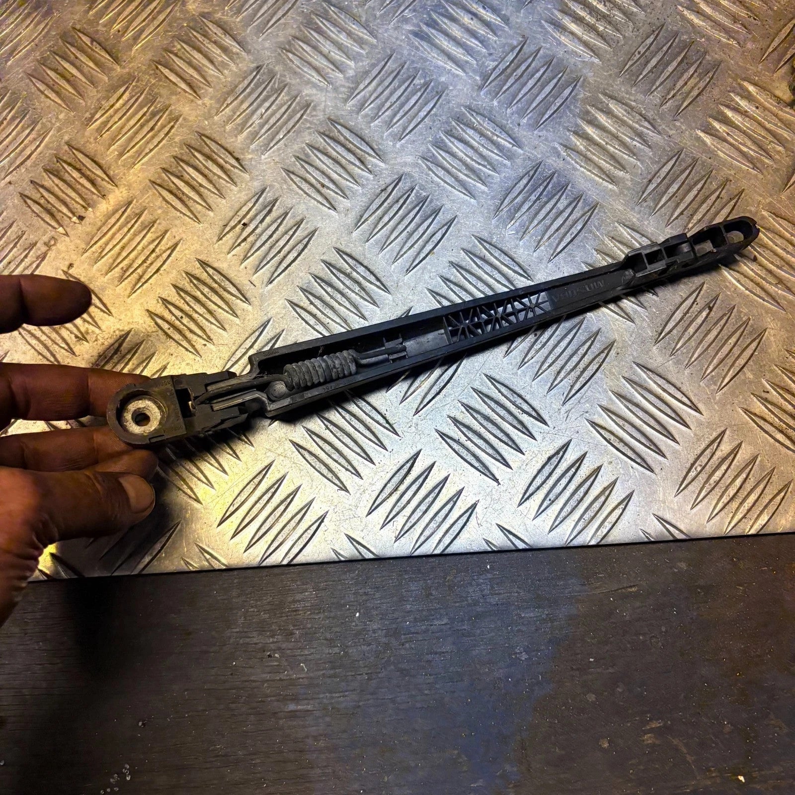 MITSUBISHI OUTLANDER 2006-2012 REAR WIPER ARM