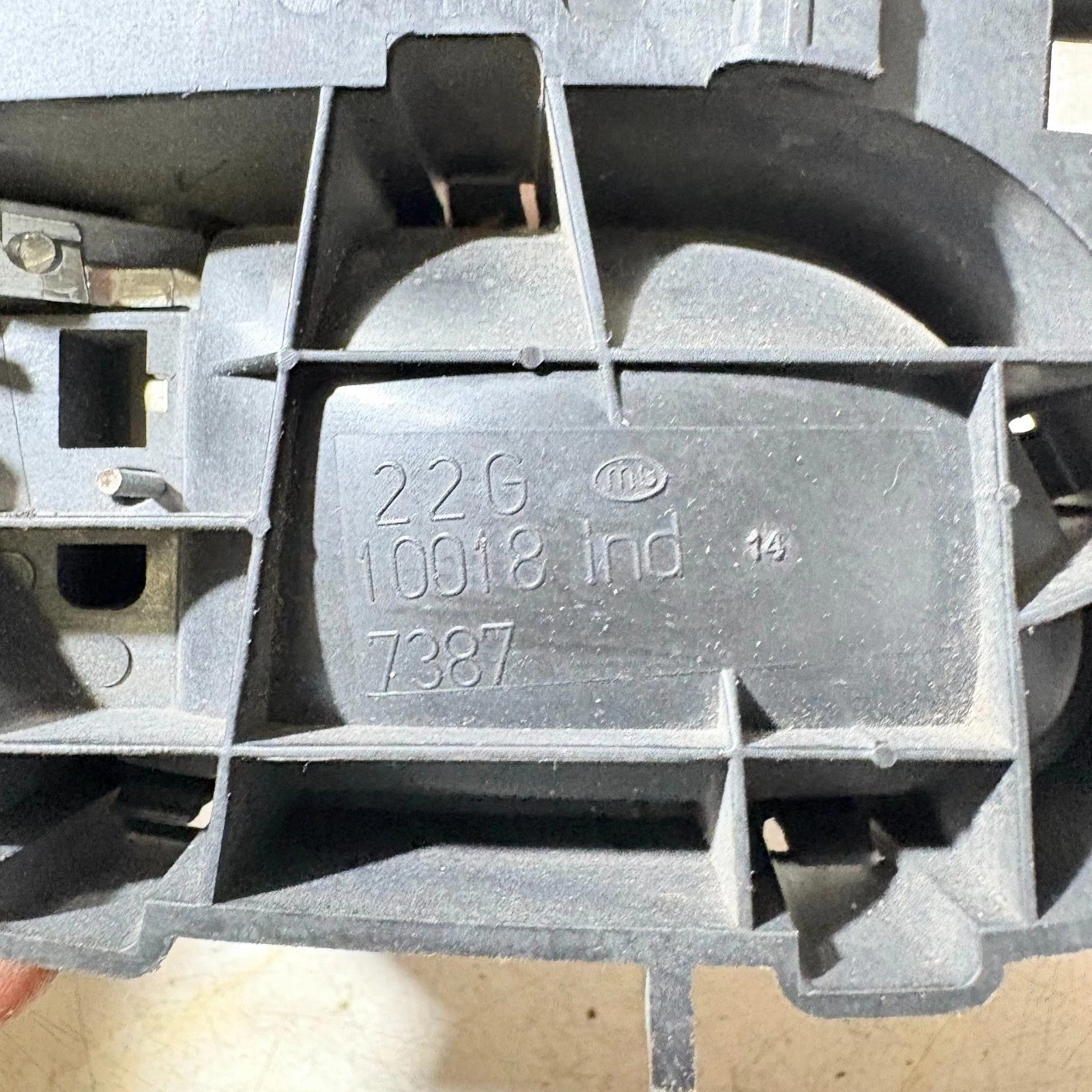 INTERIOR DOOR HANDLE FOR PEUGEOT 208