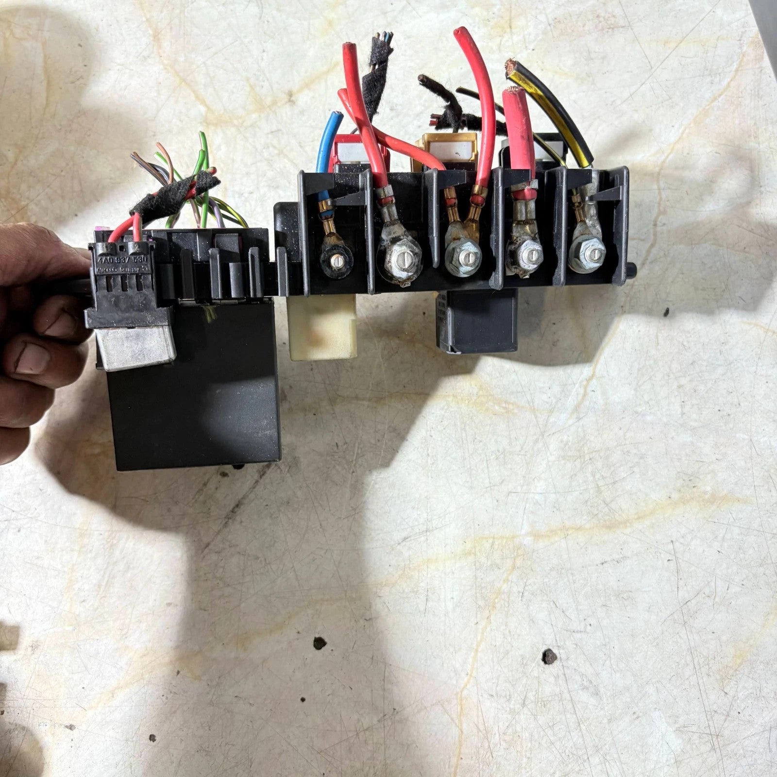 Audi TT 8N Mk1 Battery Fuse Box Relay Carrier 8N0937550A 1998-2006